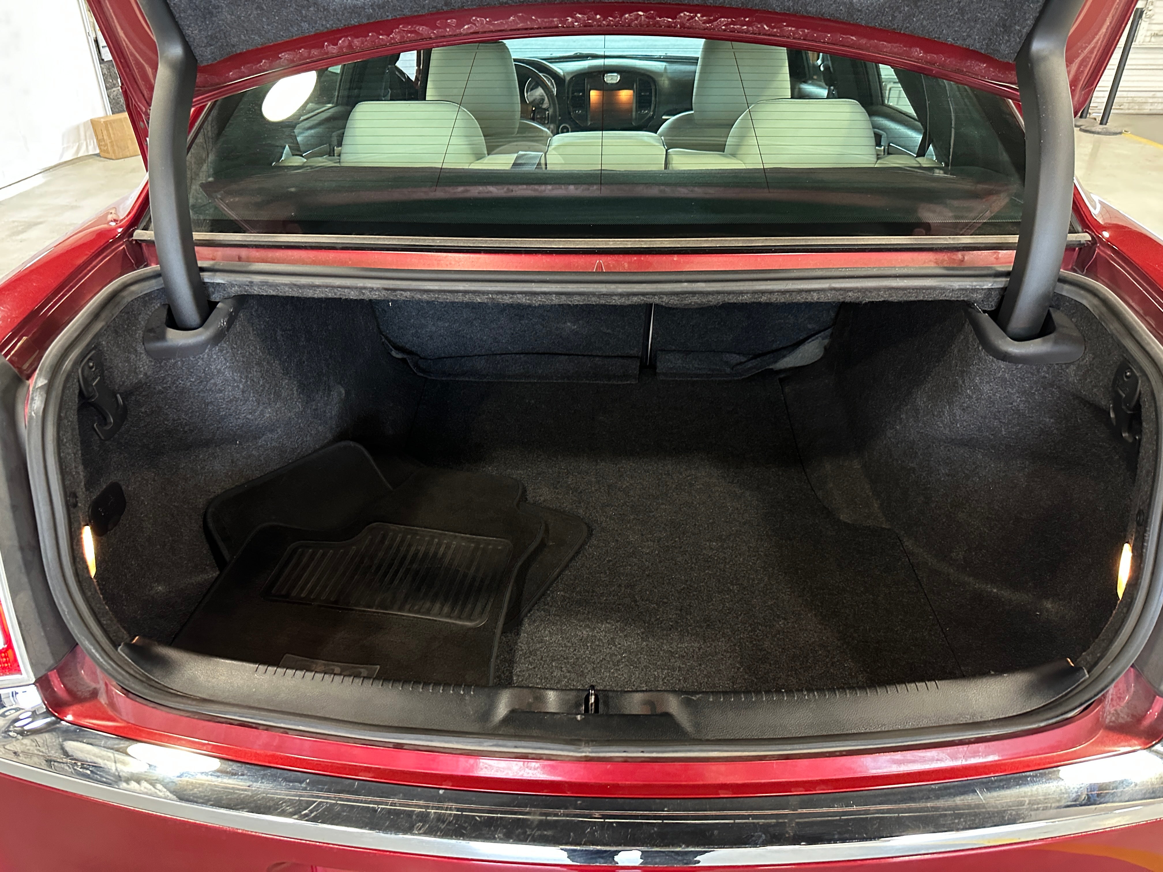 2014 Chrysler 300  7