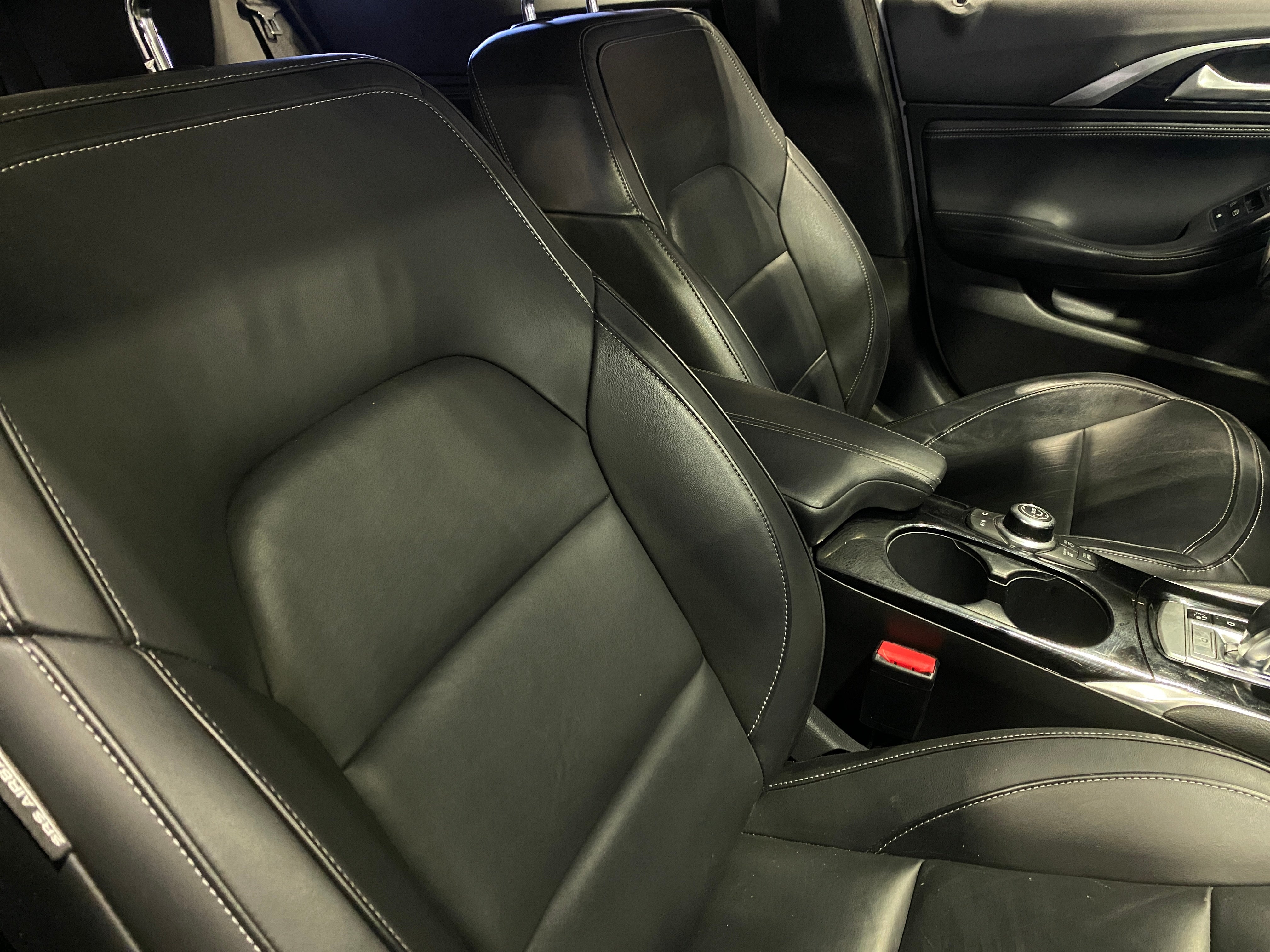 2018 INFINITI QX30 Premium 2