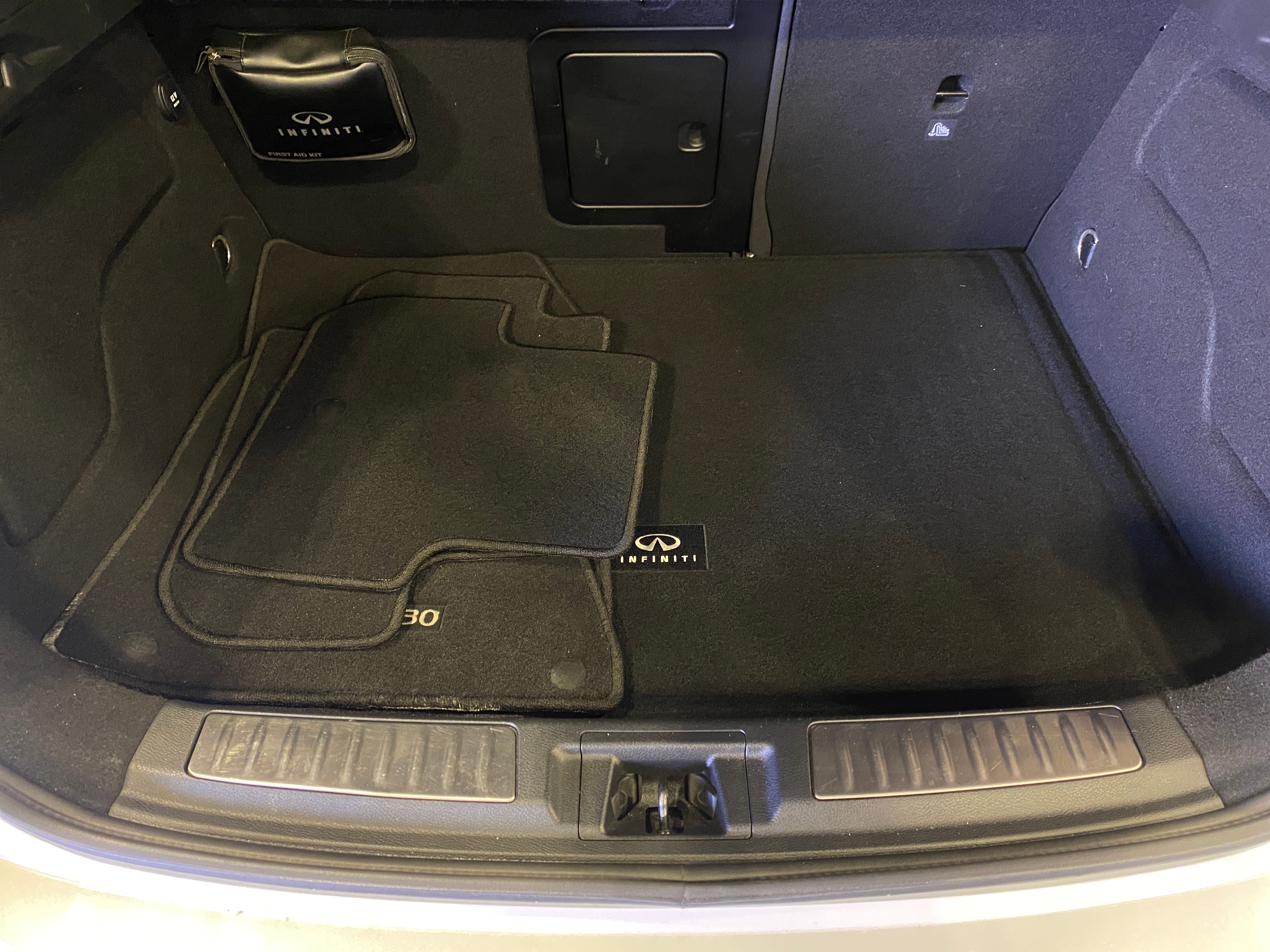 2018 INFINITI QX30 Premium 7