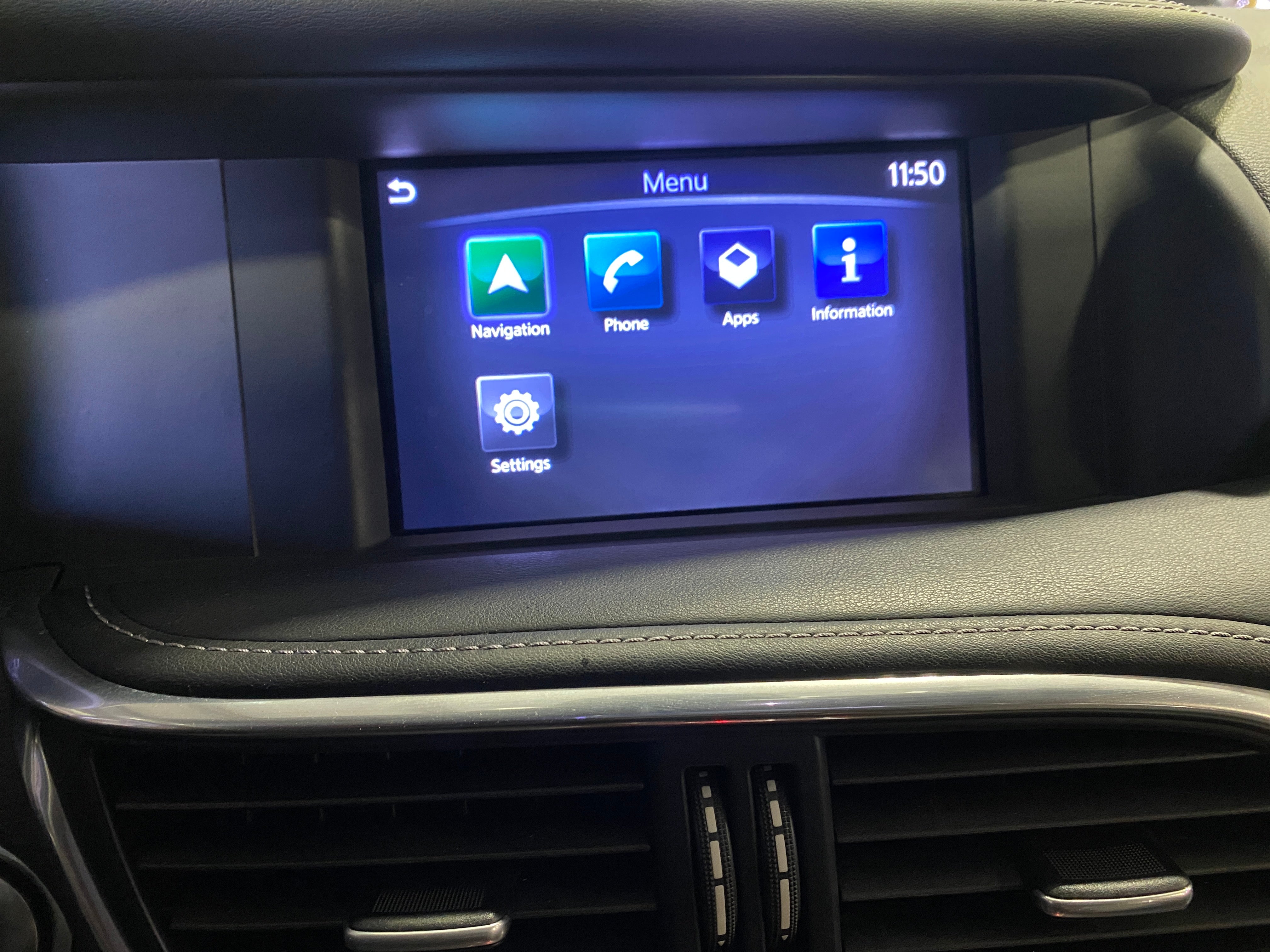 2018 INFINITI QX30 Premium 4