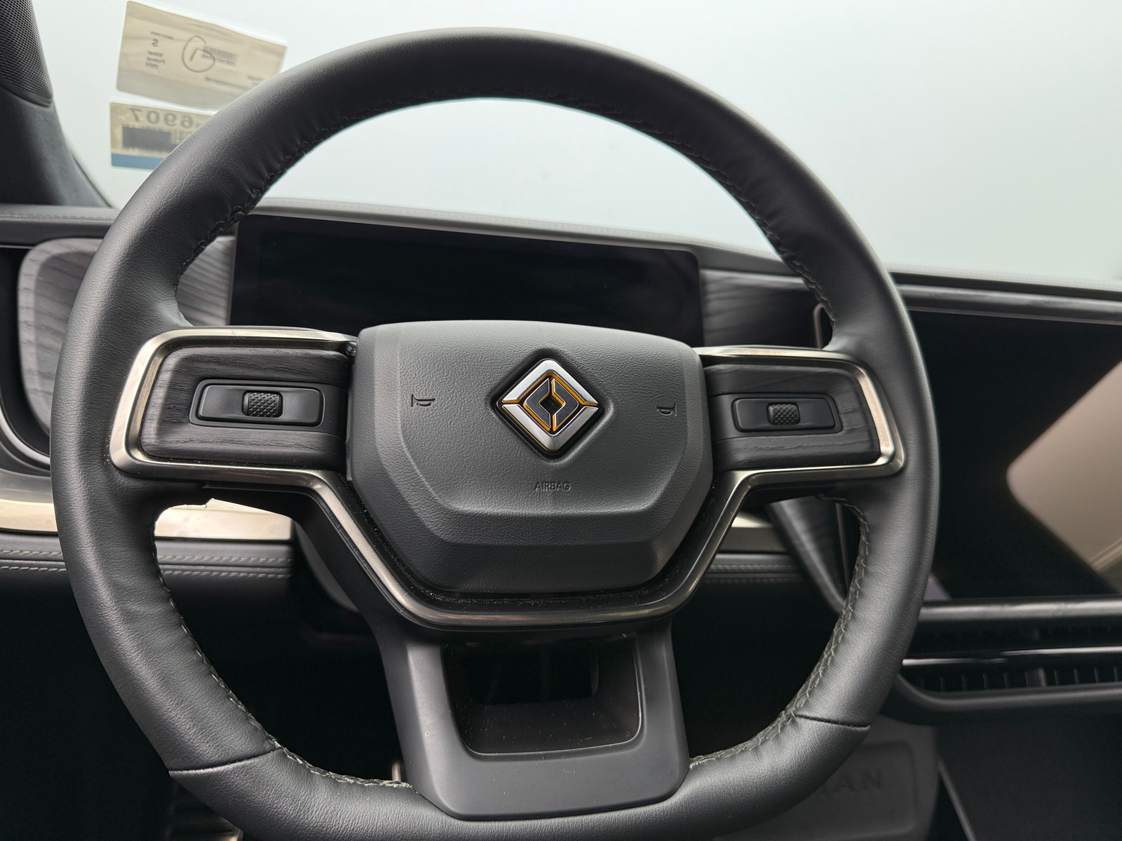 Thumbnail: 2024 Rivian R1T - 5