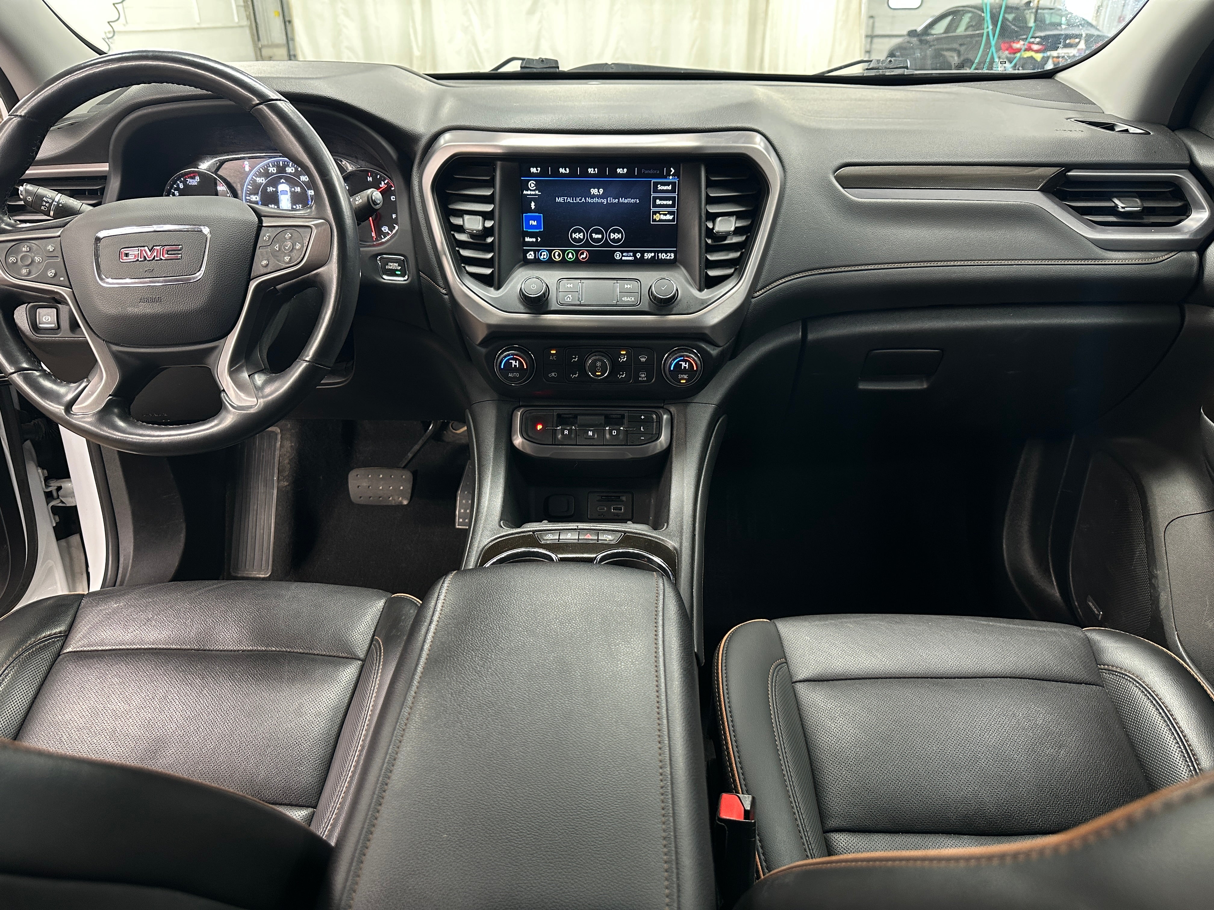 2021 GMC Acadia AT4 2