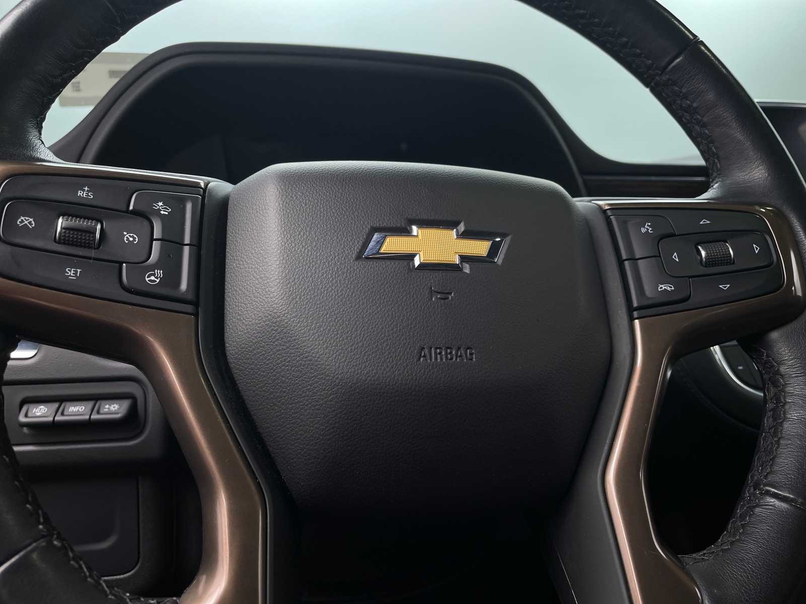 Thumbnail: 2021 Chevrolet Tahoe - 4