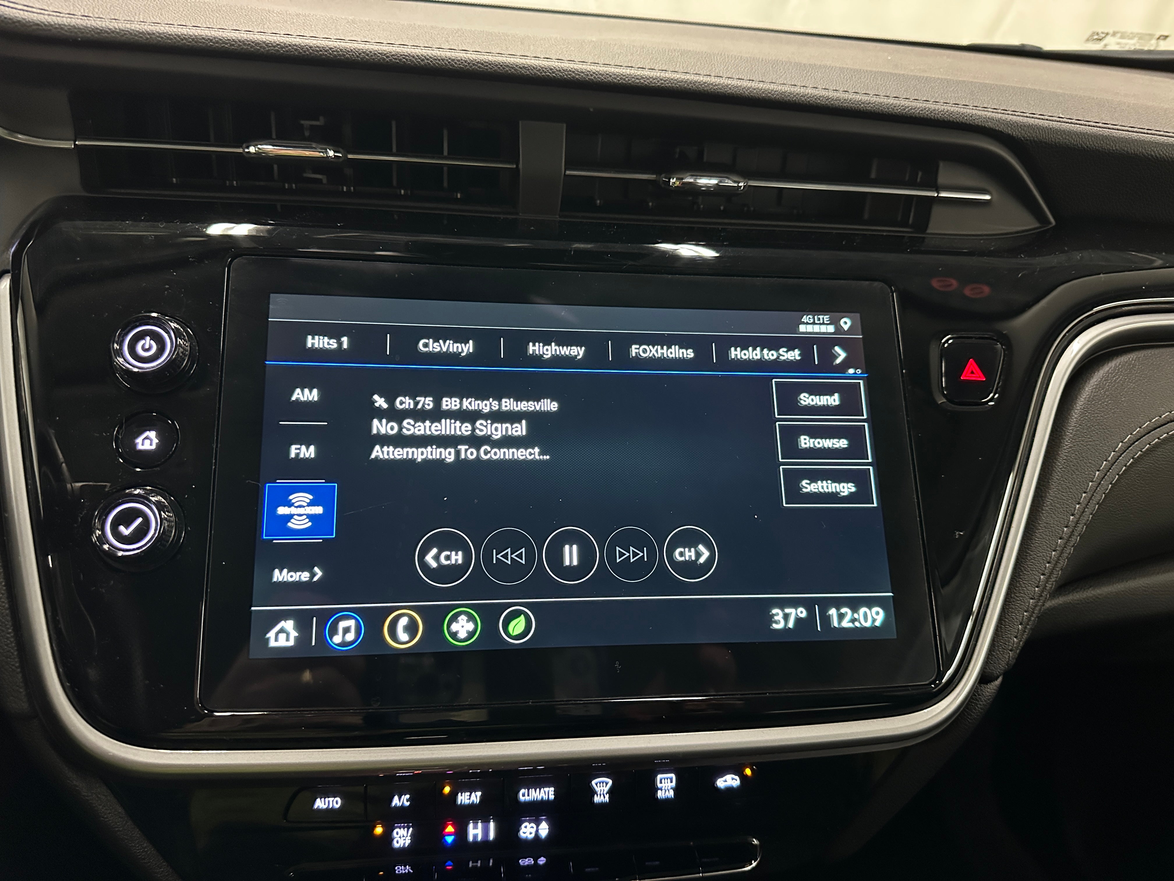 2023 Chevrolet Bolt EUV LT 4