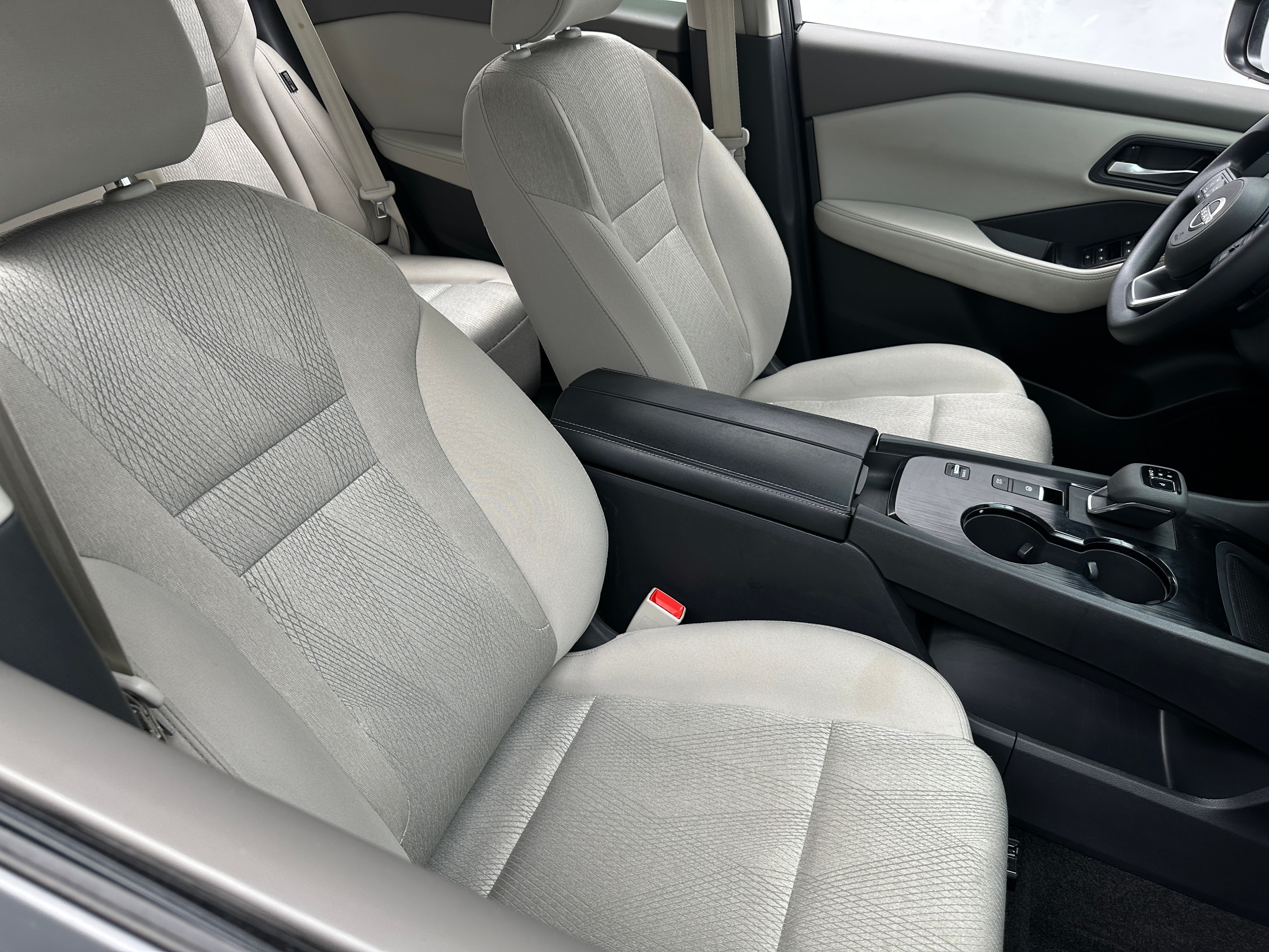 2024 Nissan Rogue SV 2