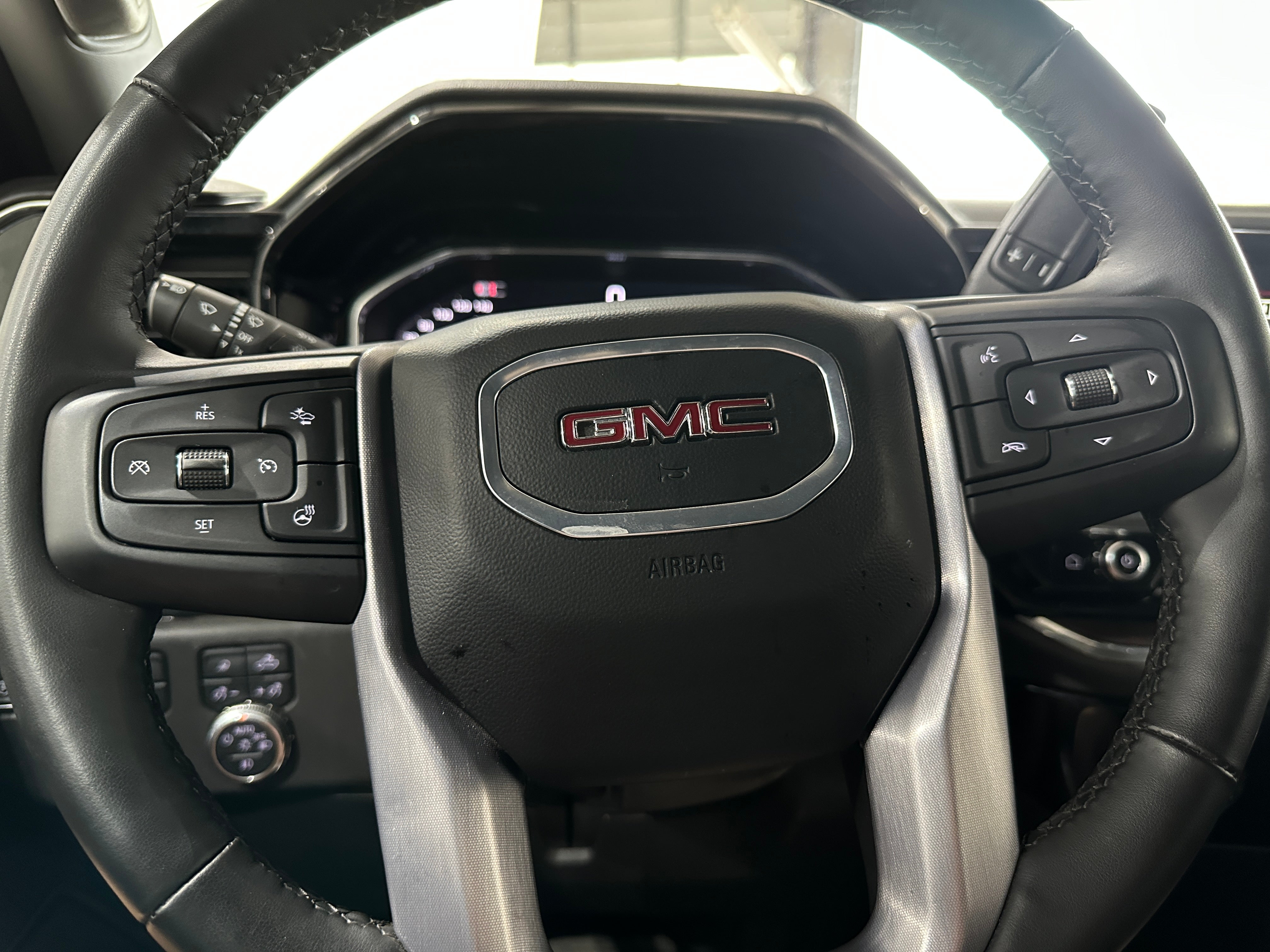 2024 GMC Sierra 1500 SLT 4