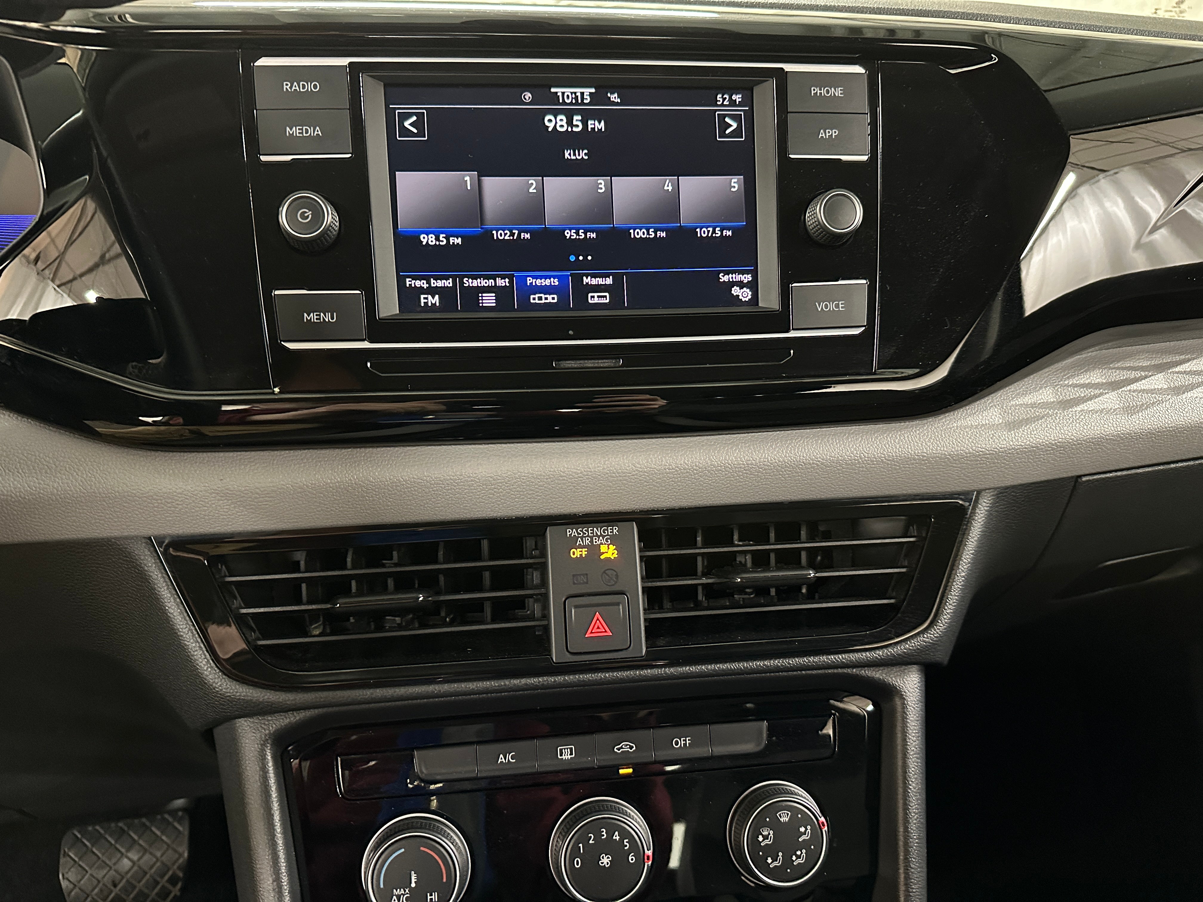 2023 Volkswagen Taos S 4