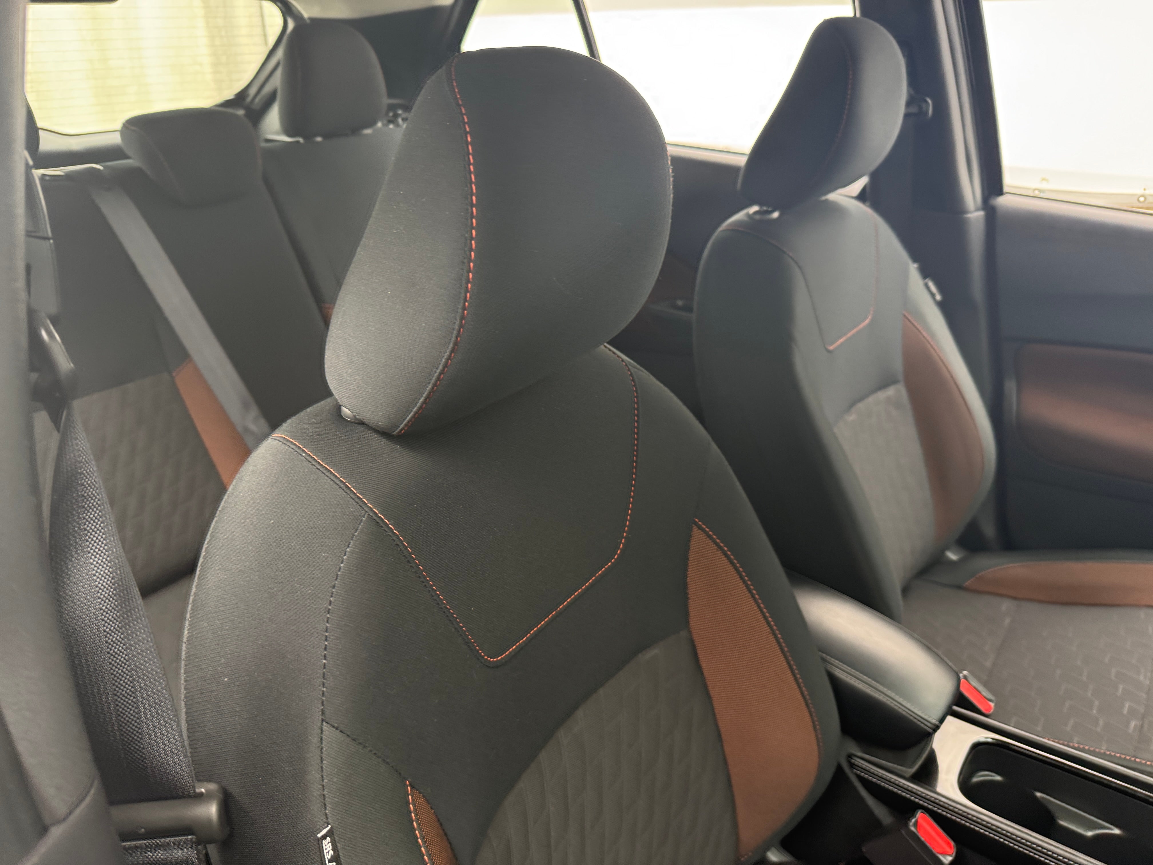 2024 Nissan Kicks SR 2