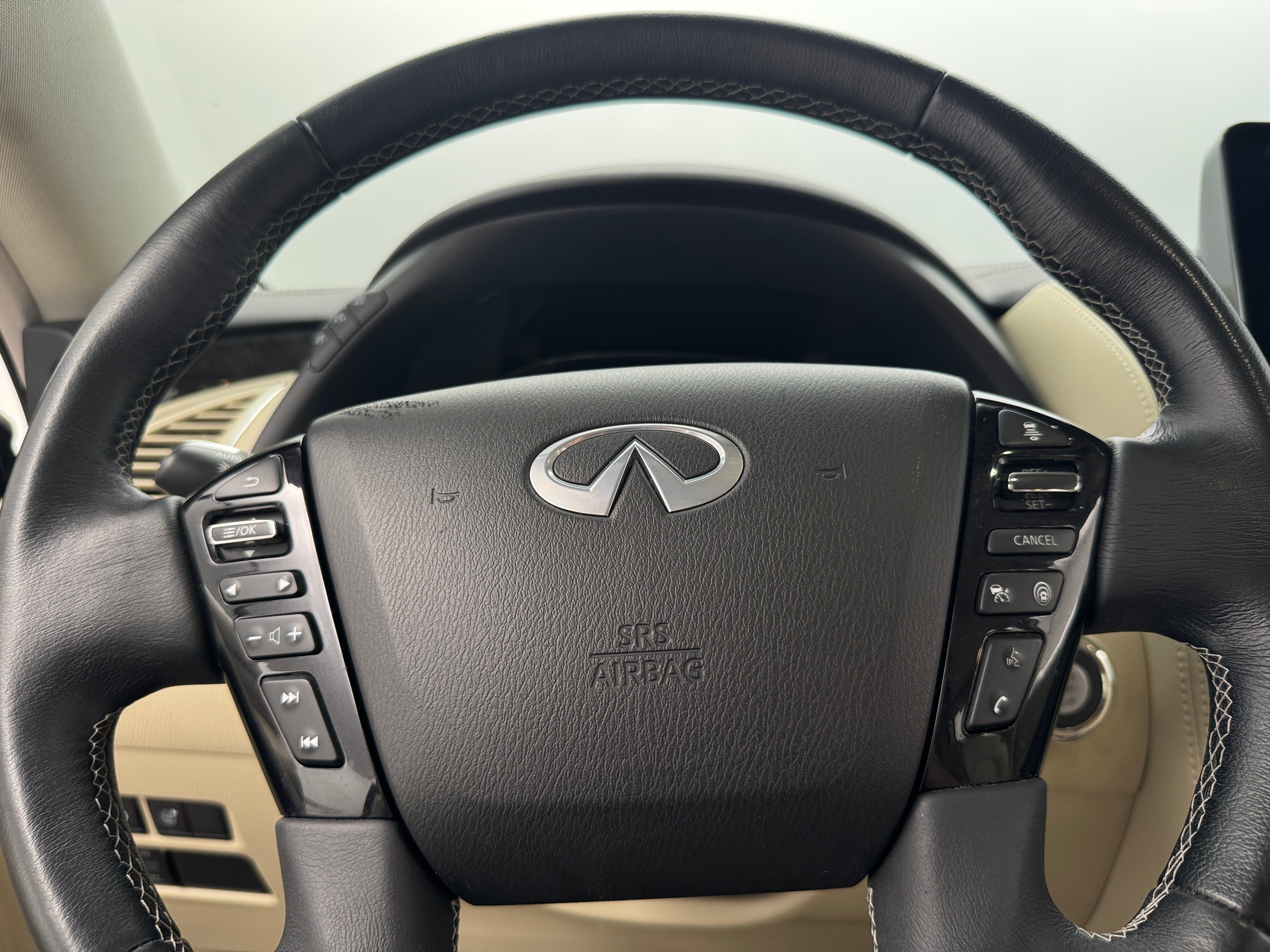 2023 INFINITI QX80 Luxe 4