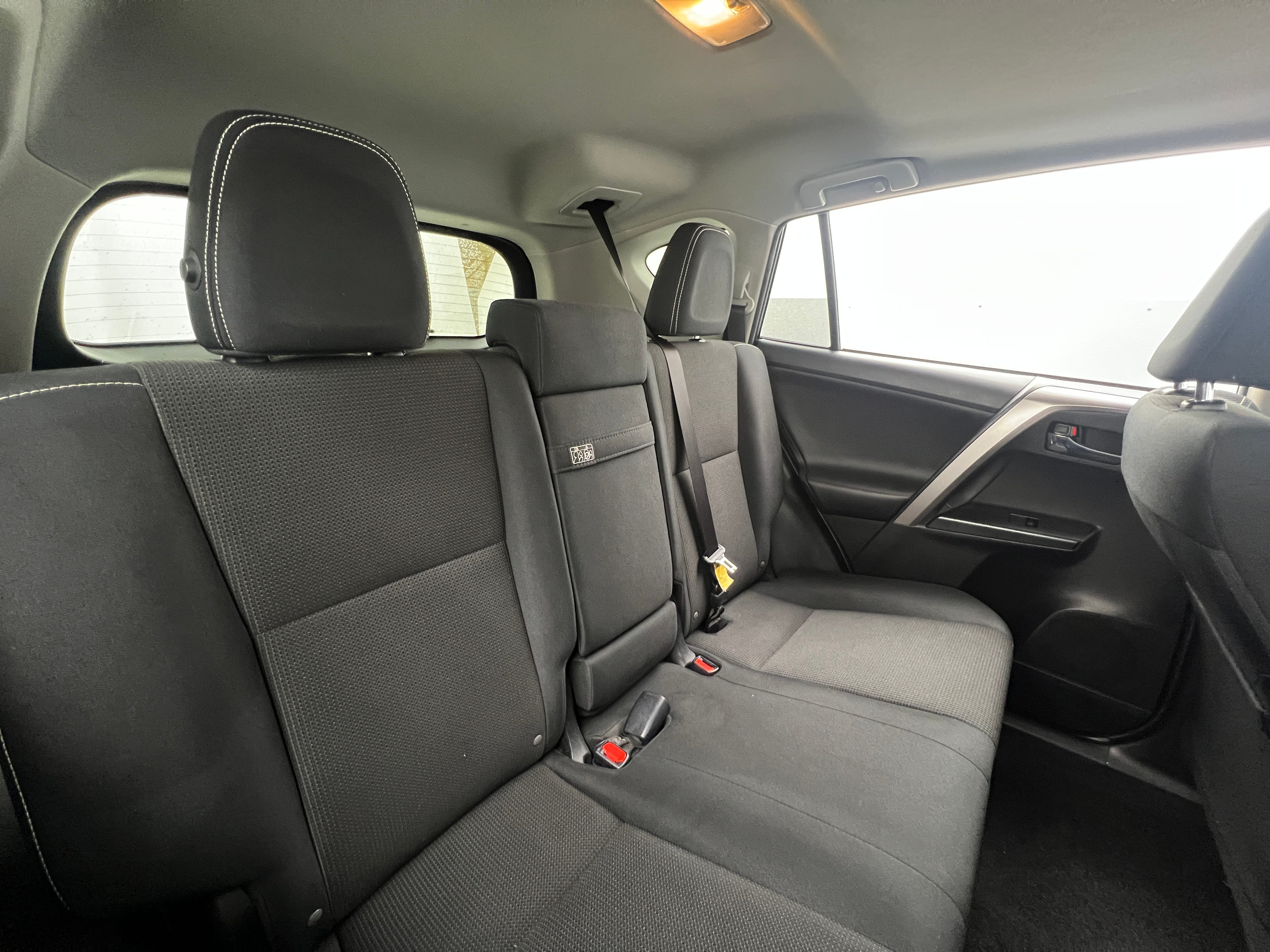 2017 Toyota RAV4 XLE 6