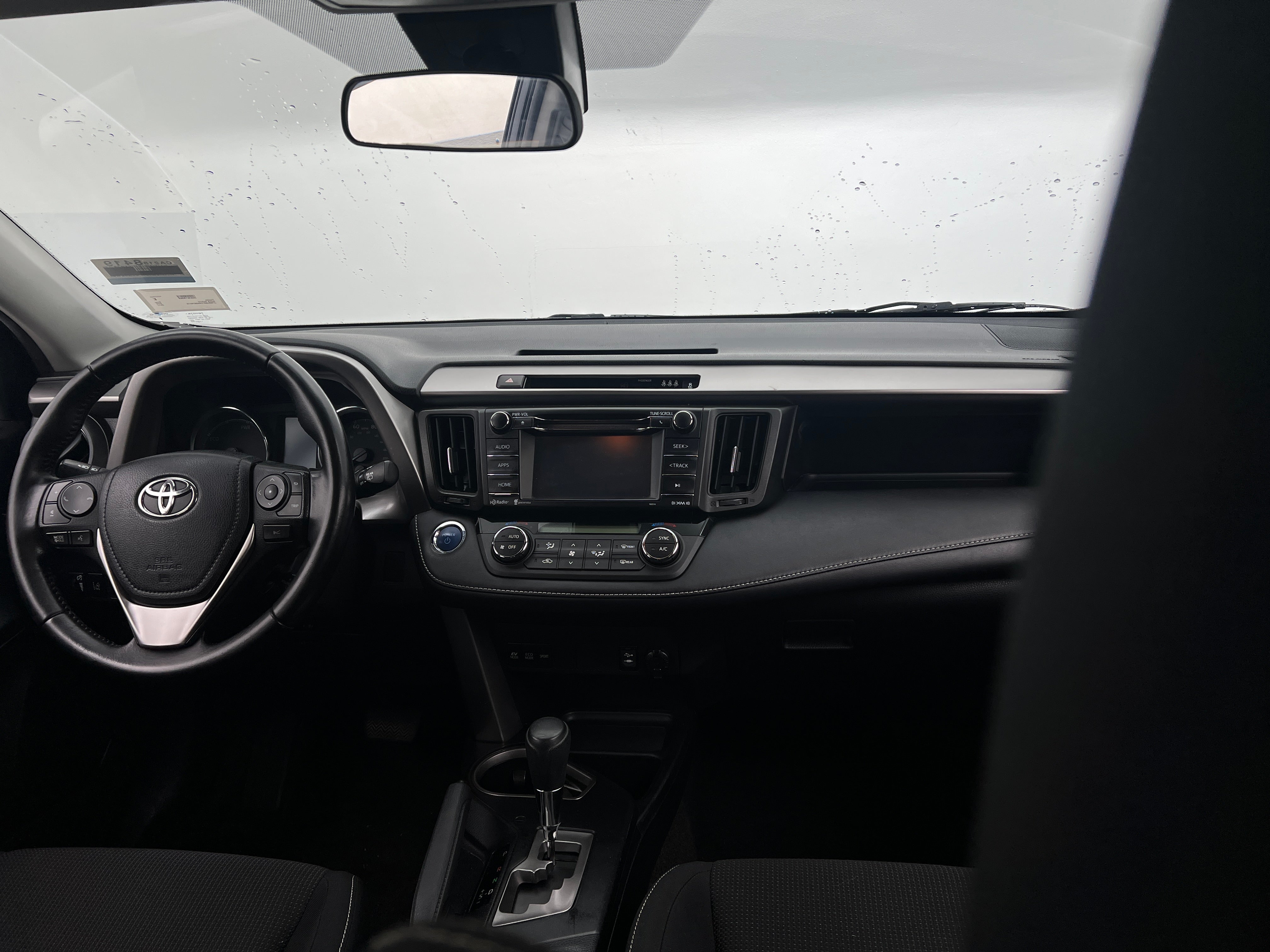 2017 Toyota RAV4 XLE 3