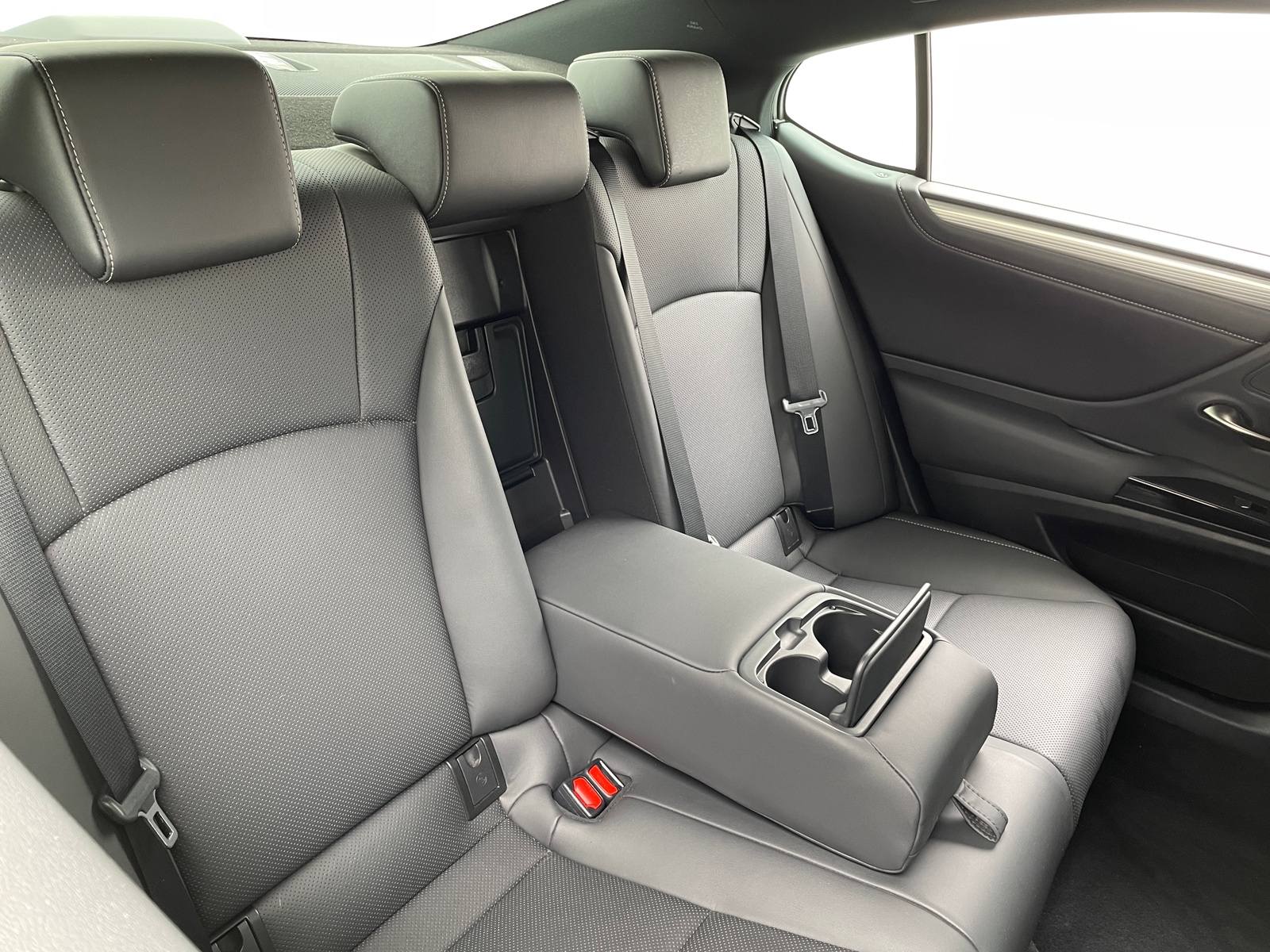 Thumbnail: 2022 Lexus ES - 6