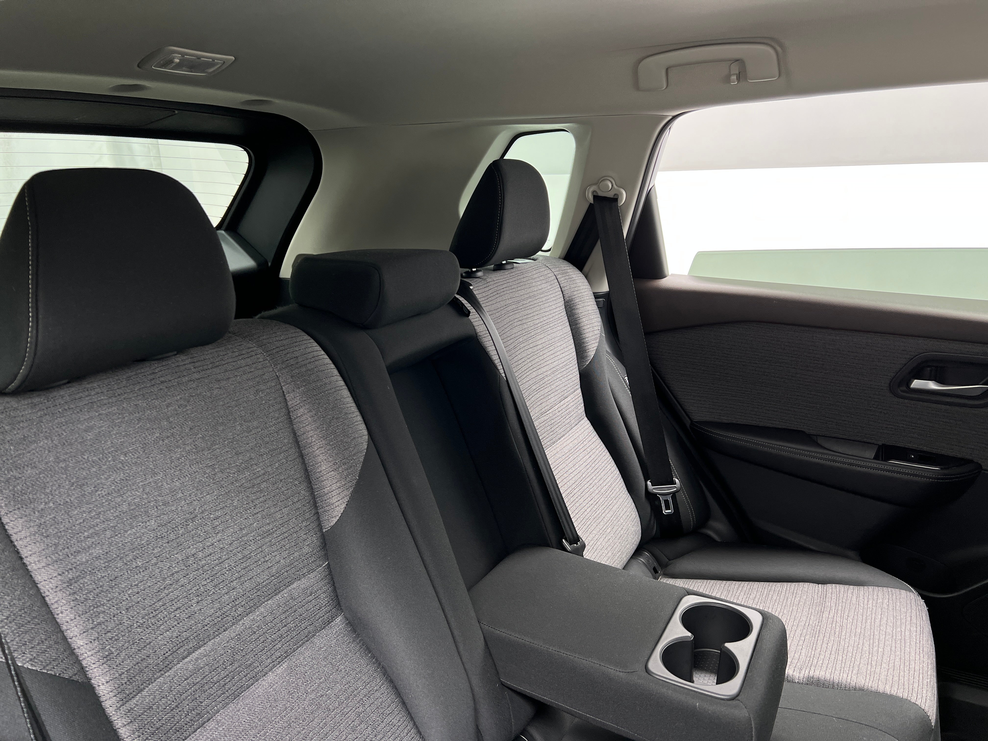 2023 Nissan Rogue SV 6