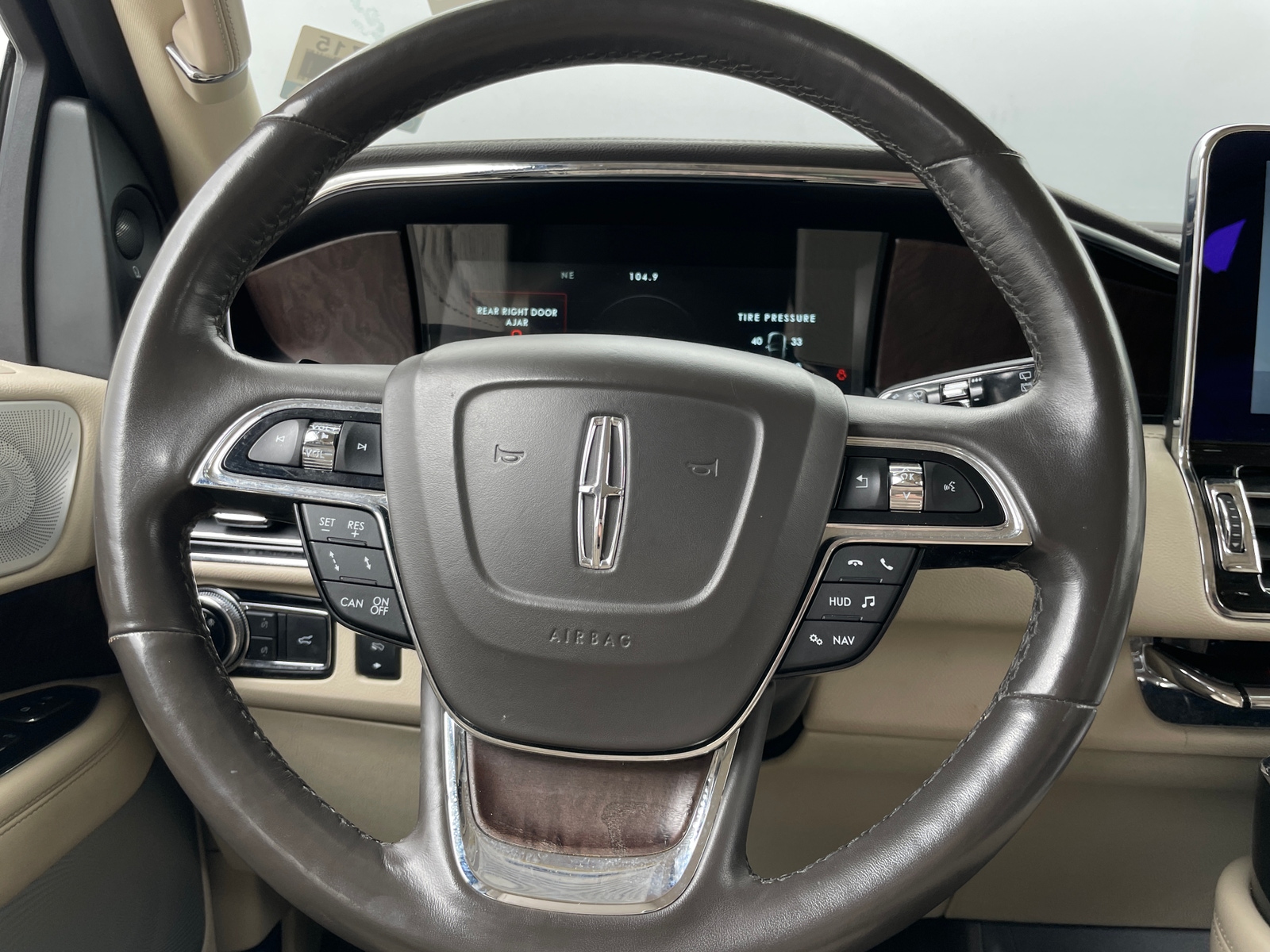 Thumbnail: 2019 Lincoln Navigator - 4