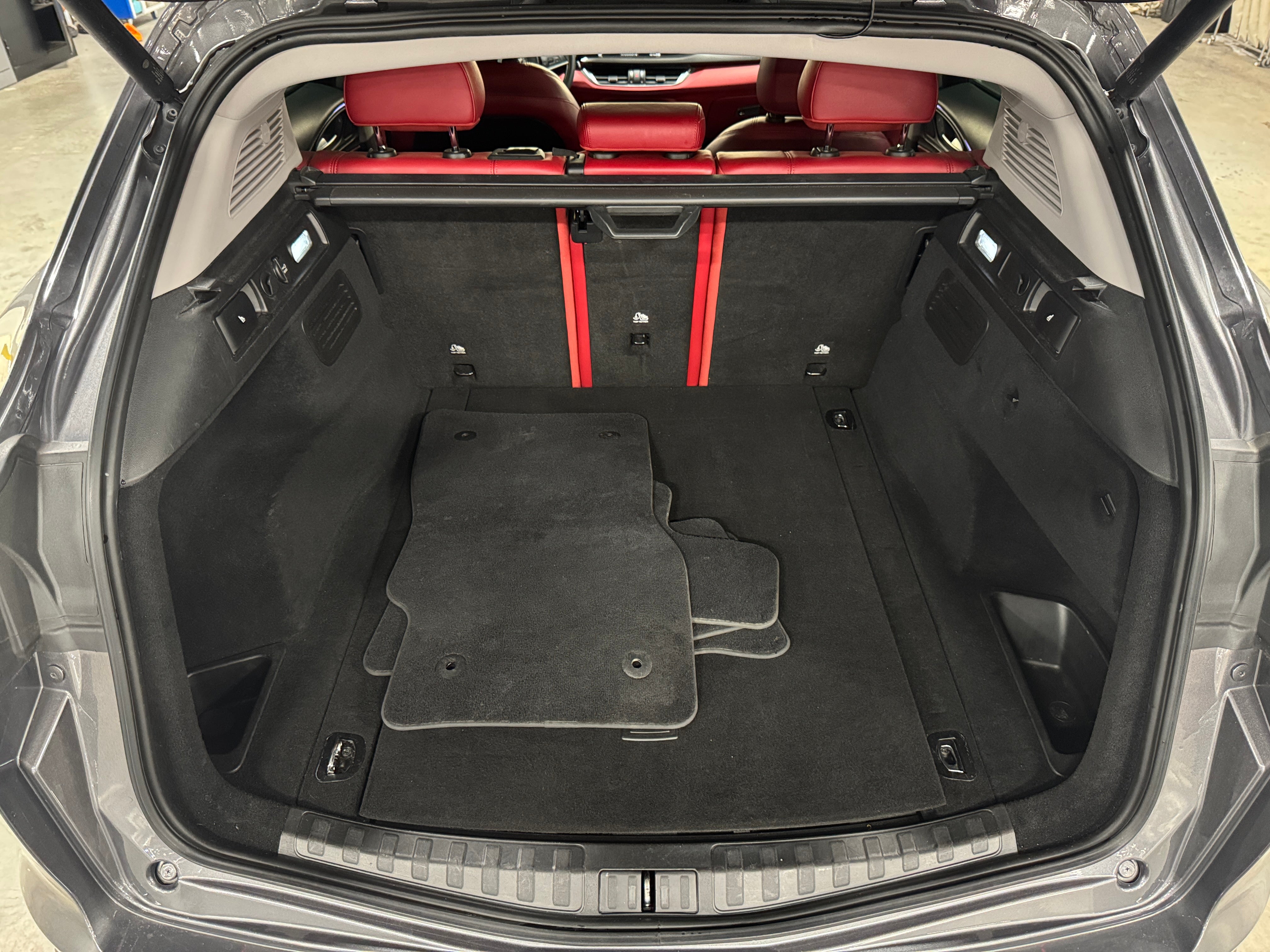 2018 Alfa Romeo Stelvio Base 6