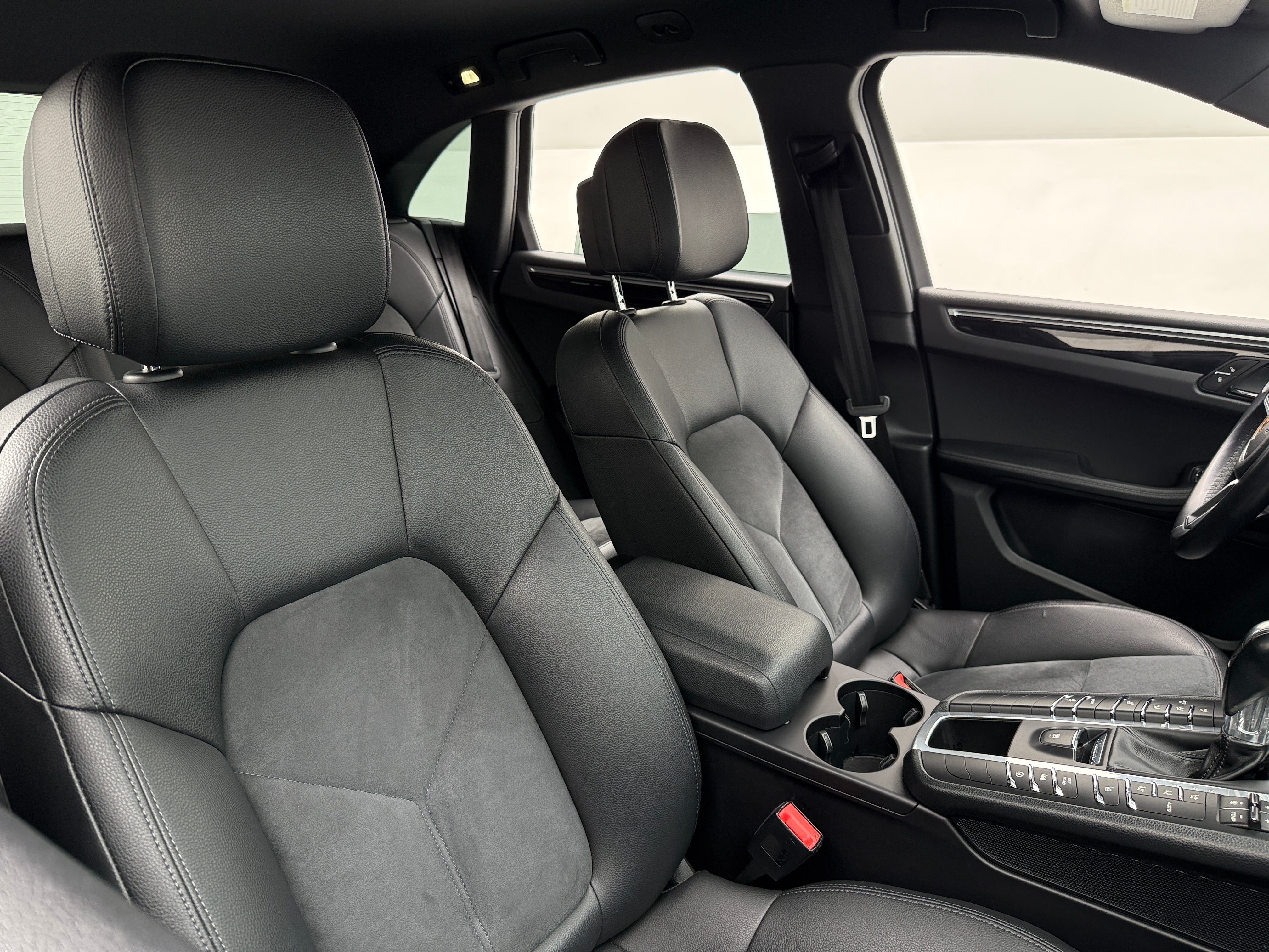 2018 Porsche Macan S 2