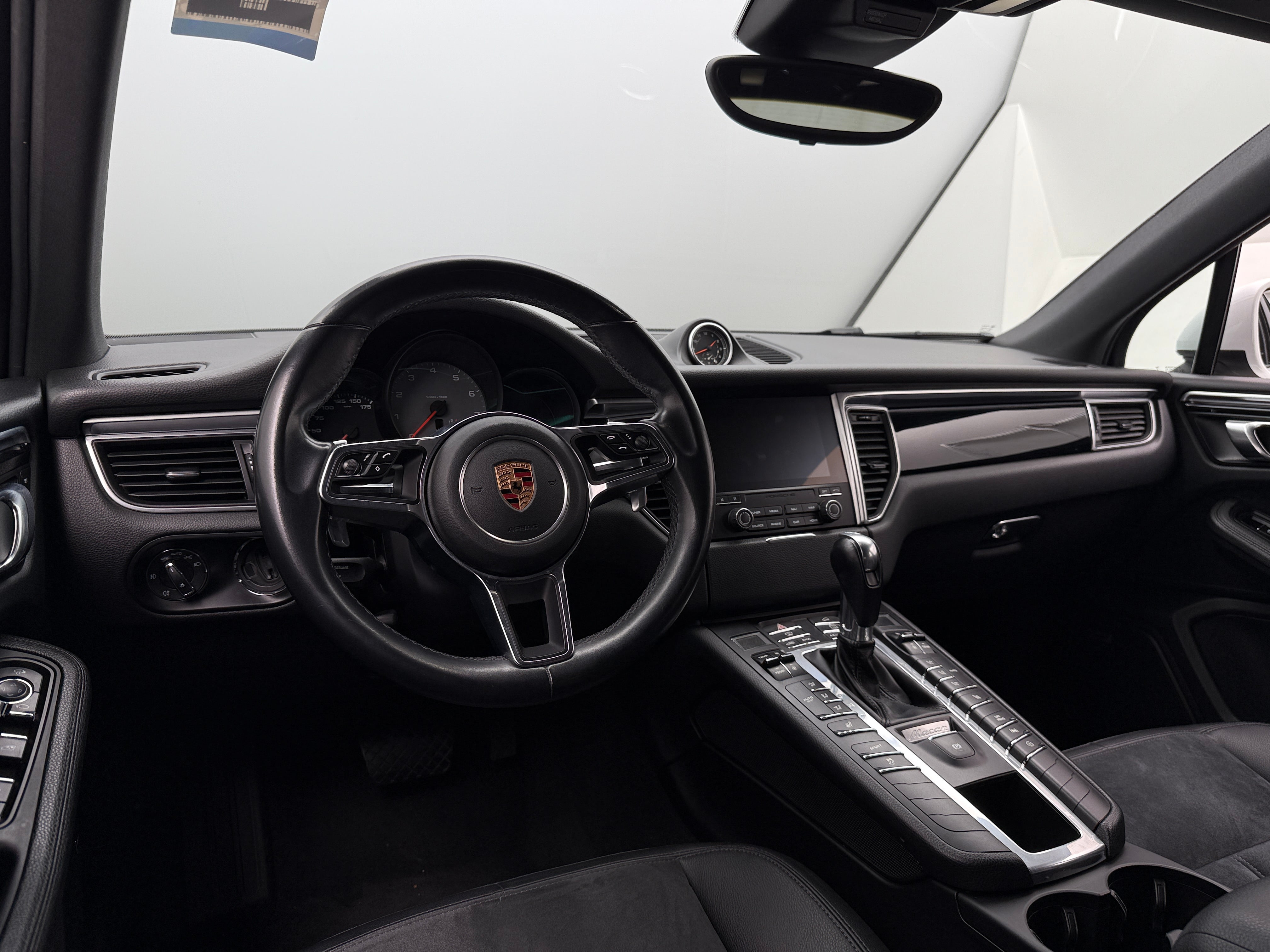 2018 Porsche Macan S 3