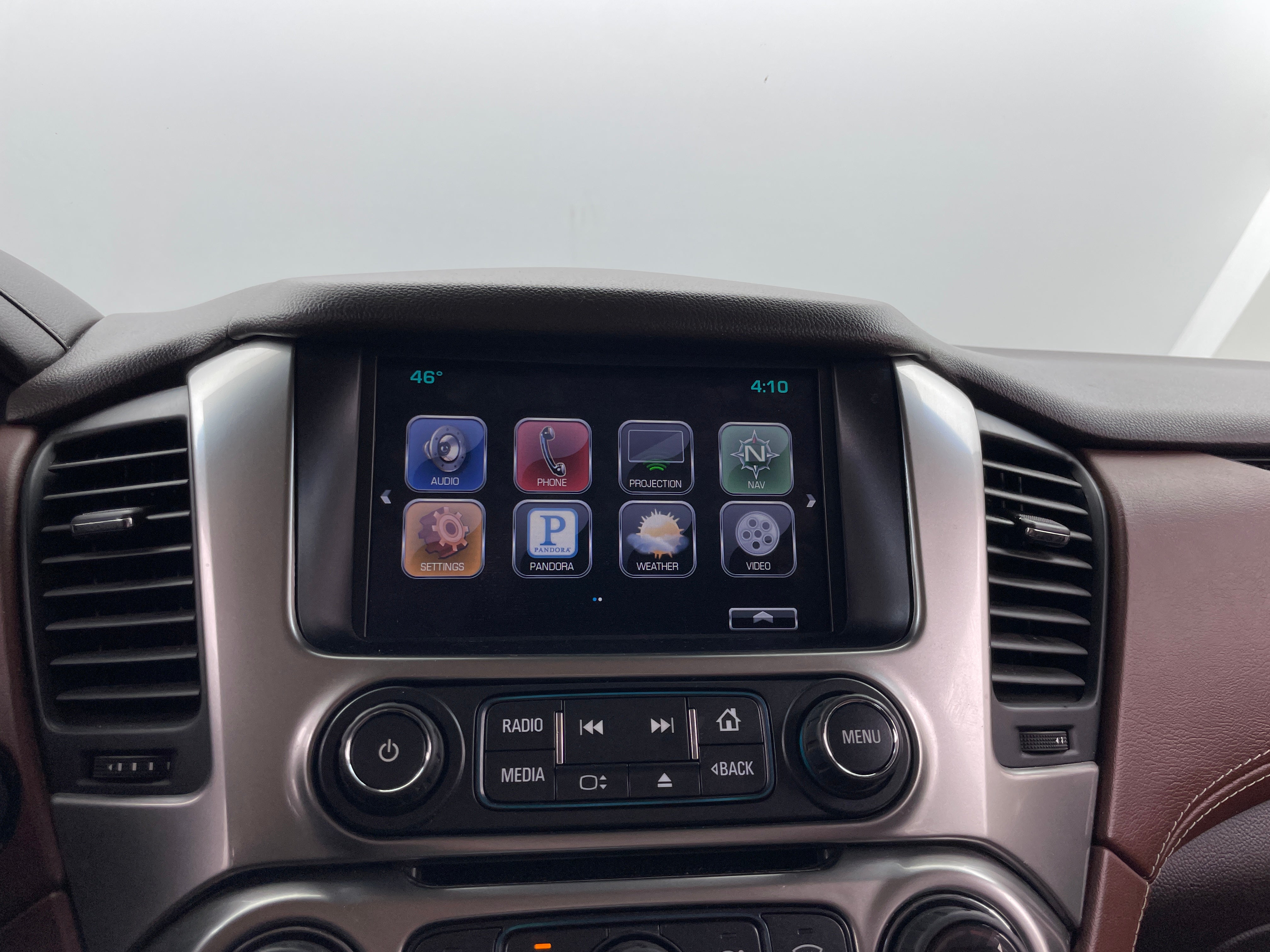 2016 Chevrolet Suburban LTZ 4