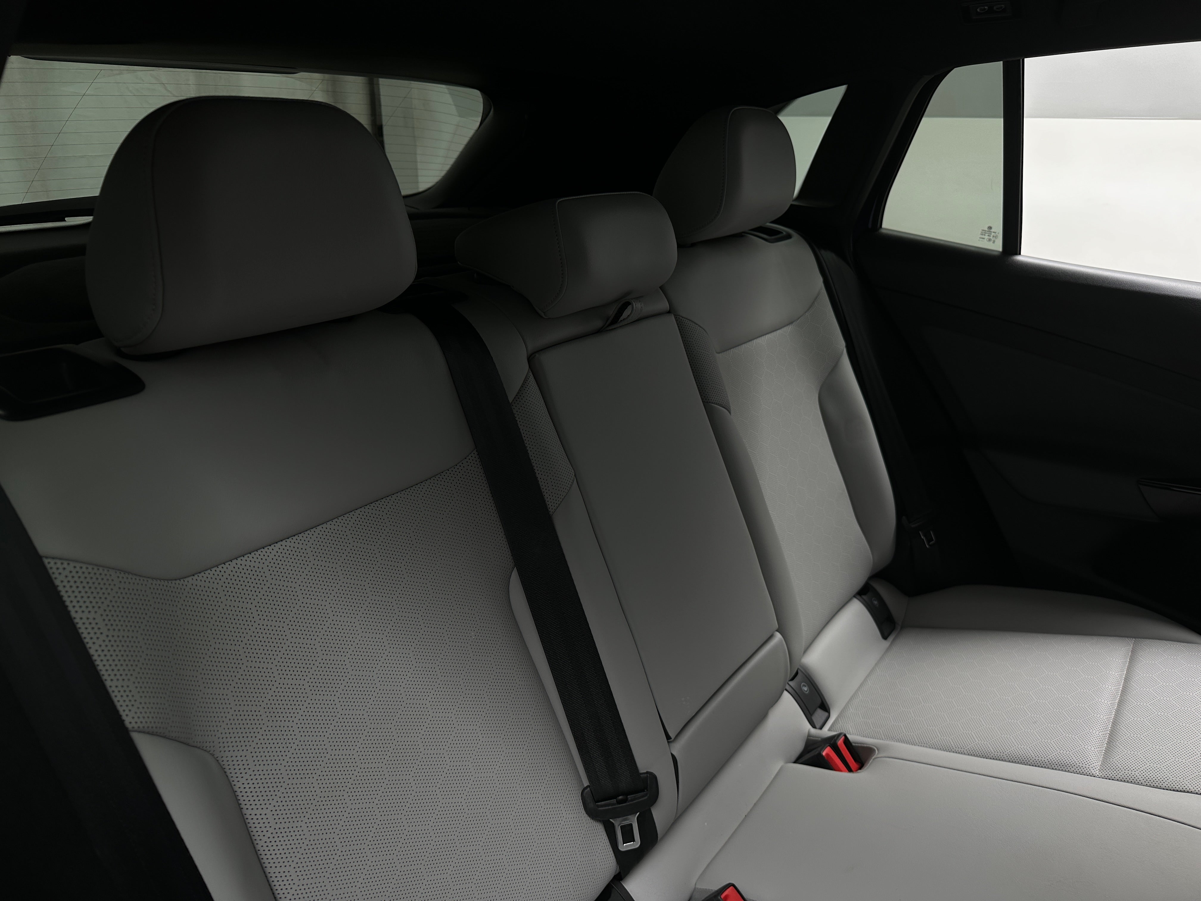 2022 Volkswagen ID.4 Pro S 5