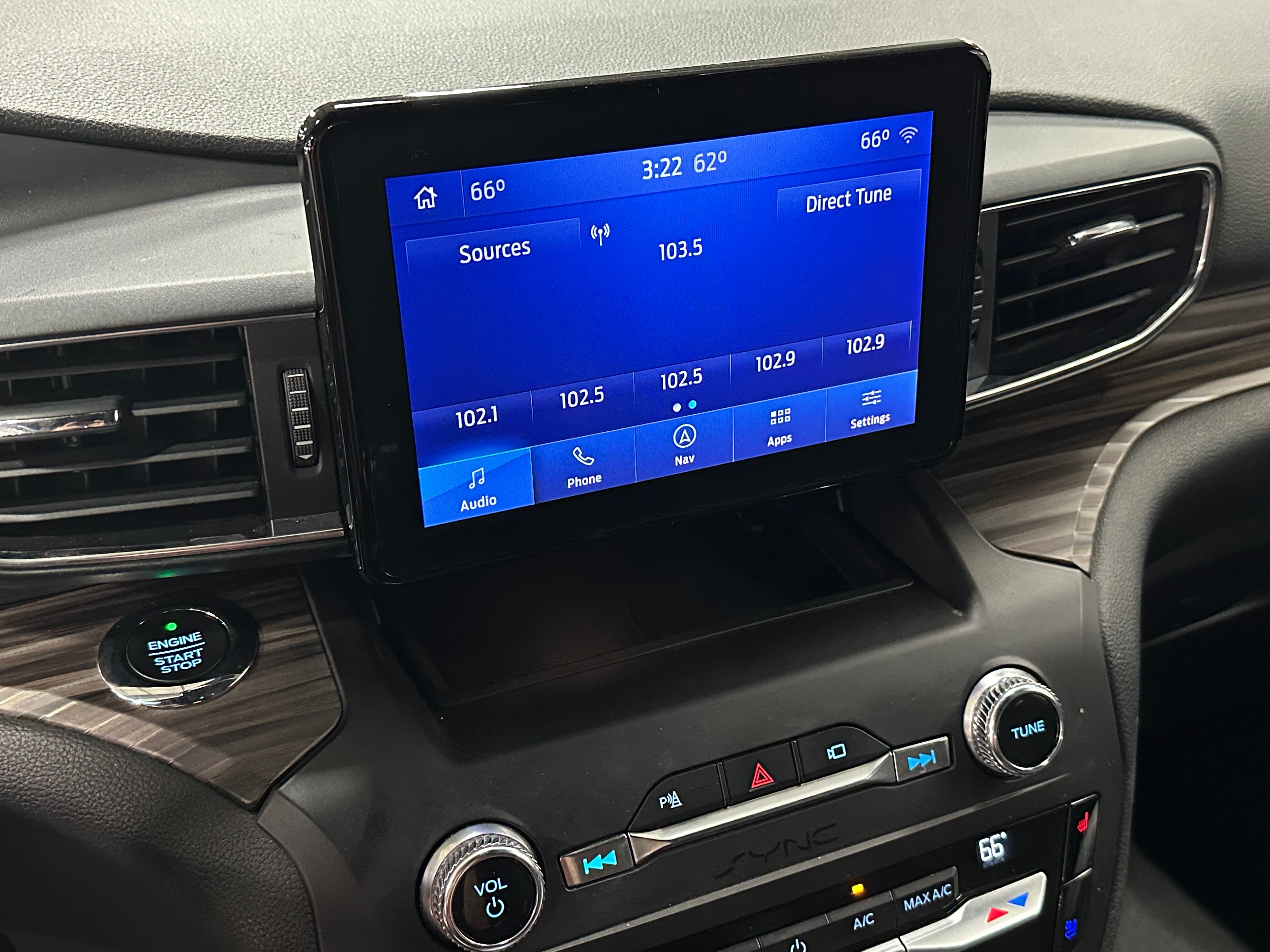 2020 Ford Explorer Limited 3