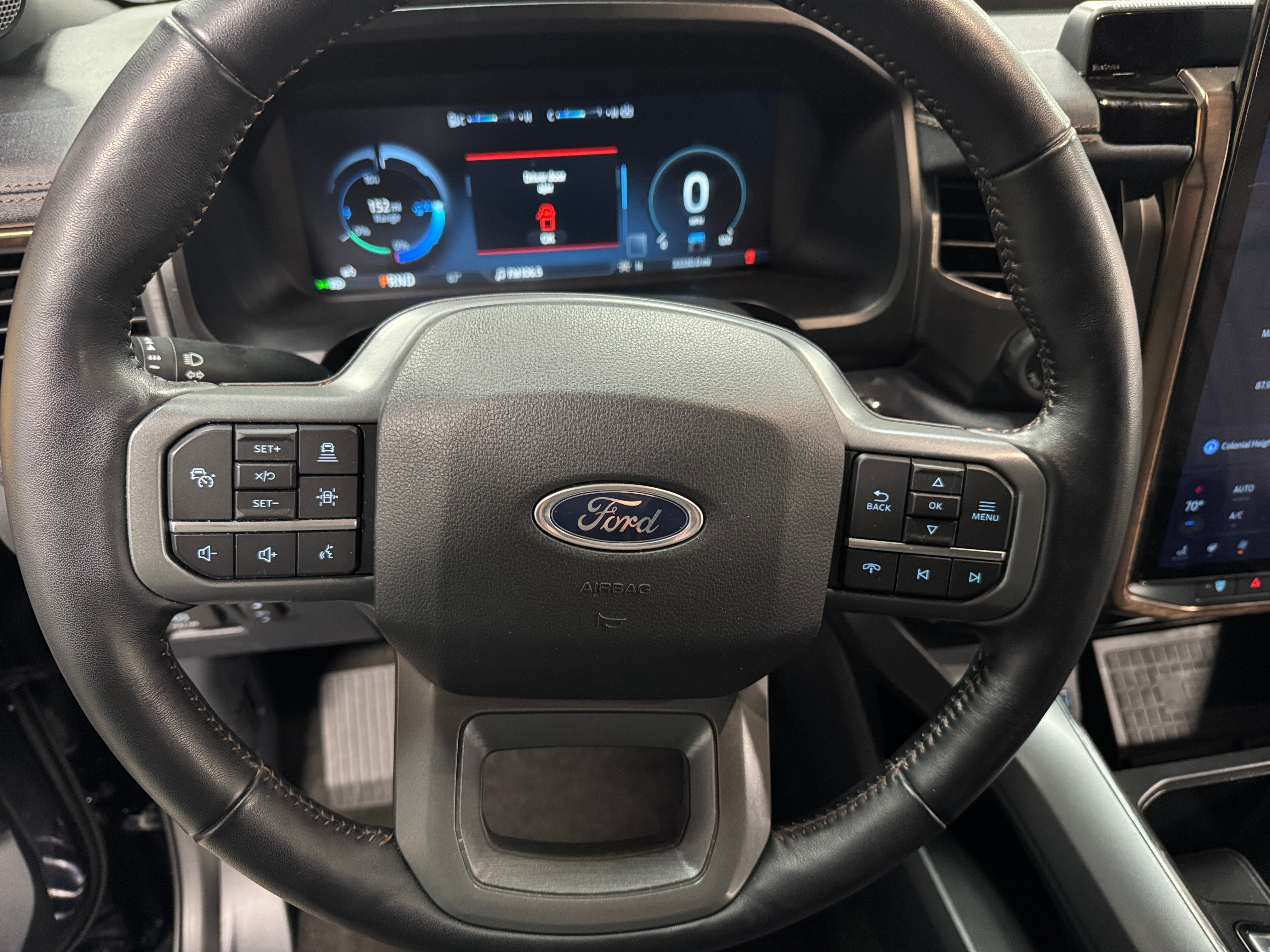 2022 Ford F-150 Lightning Lariat 5