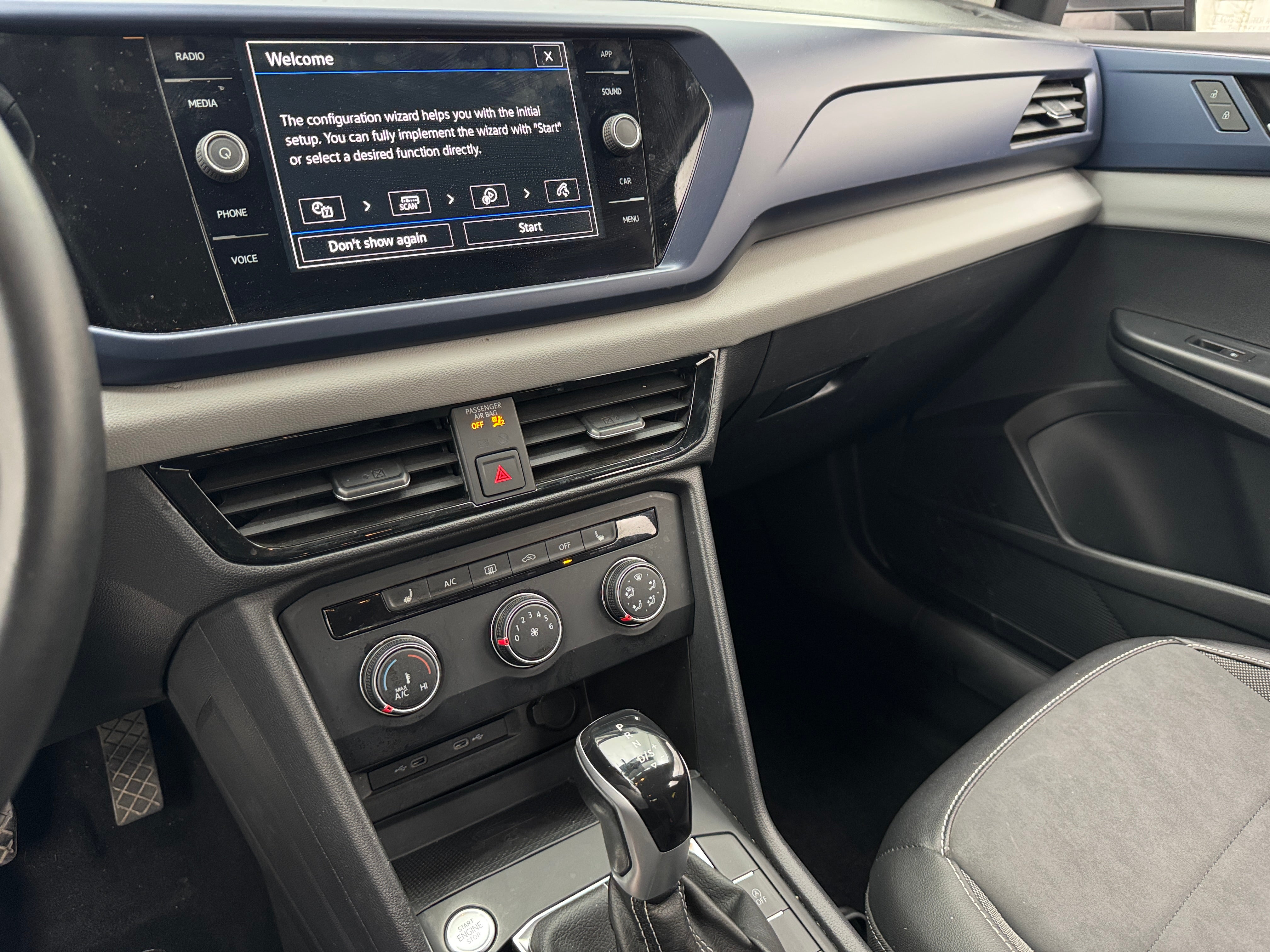 2022 Volkswagen Taos SE 4