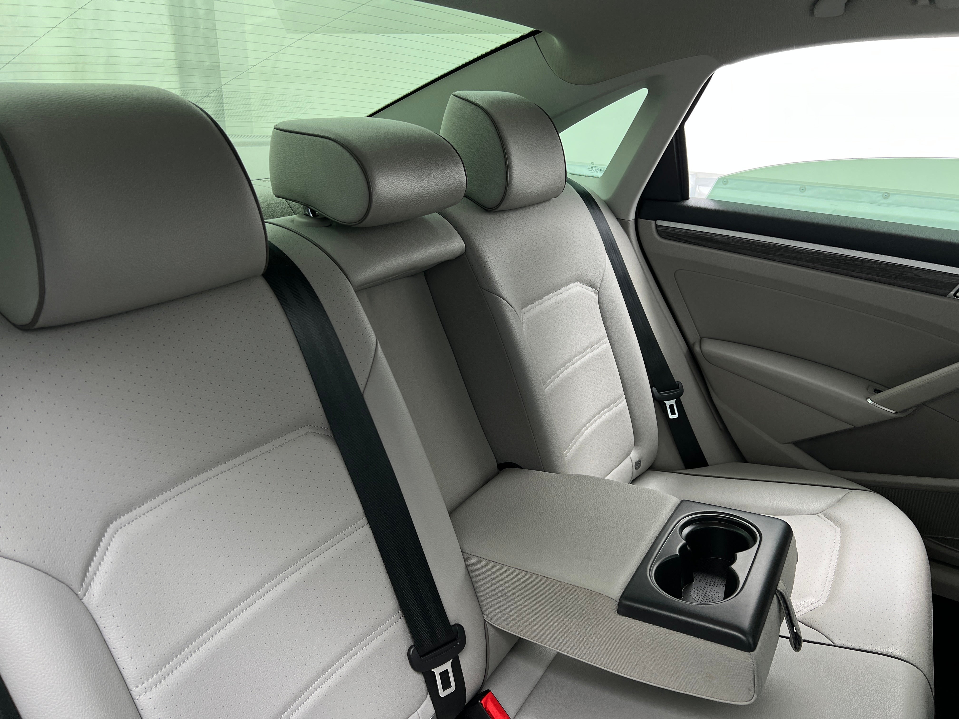 2018 Volkswagen Passat 2.0T 5