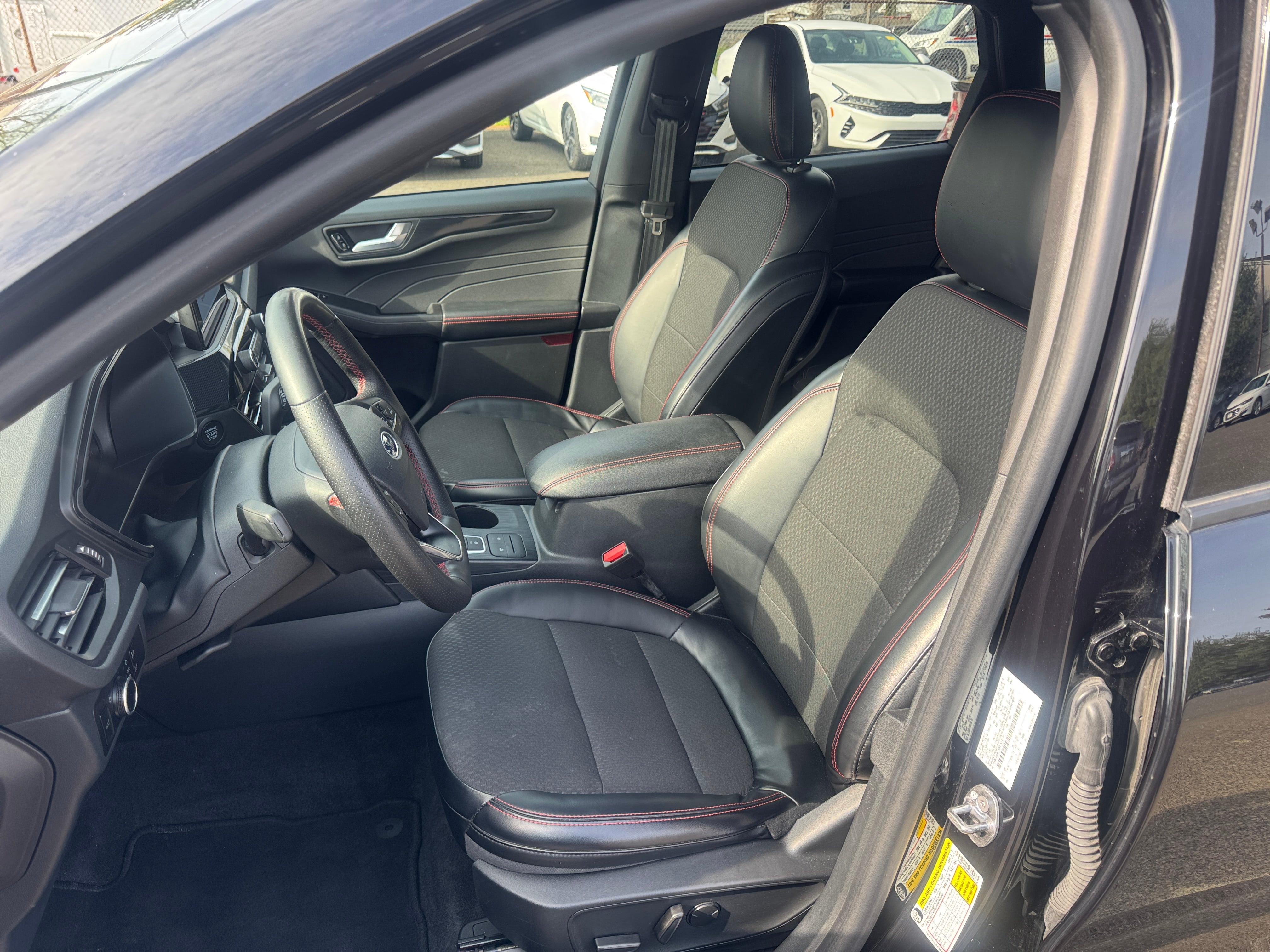 2024 Ford Escape ST-Line 2