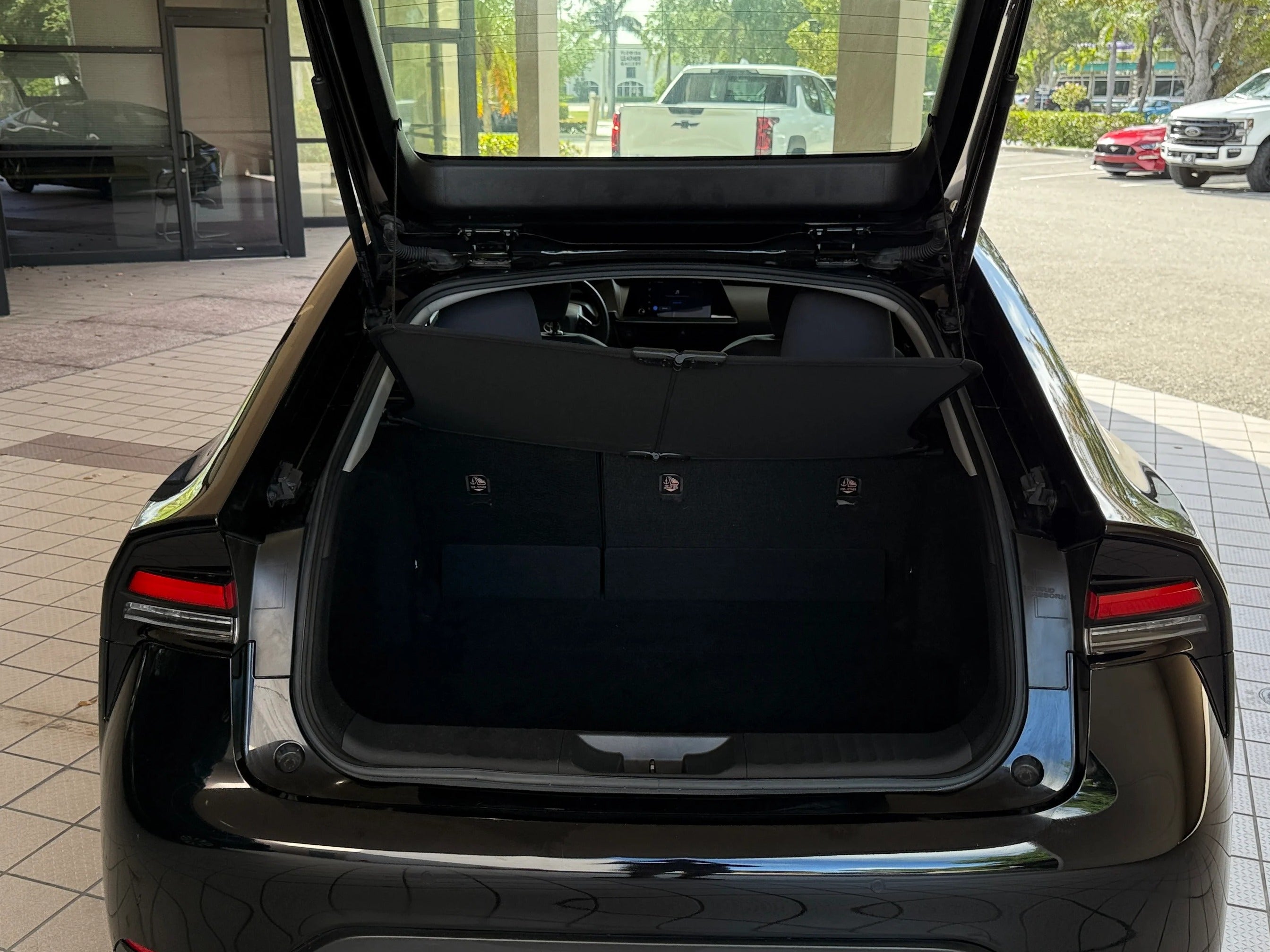 2024 Toyota Prius LE 4
