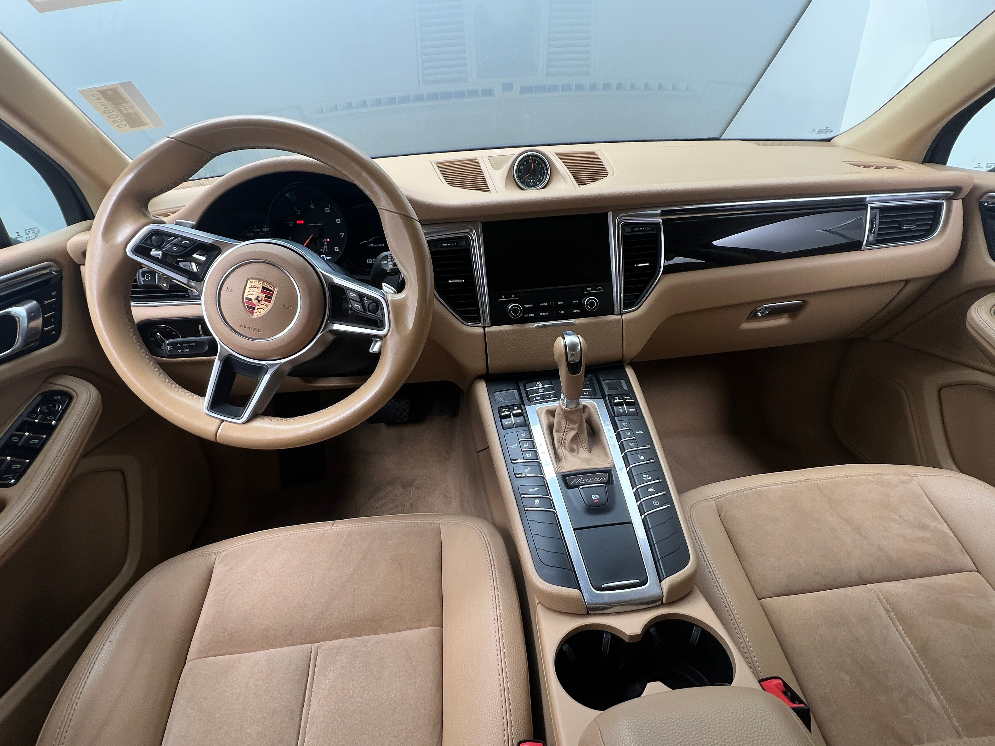 2017 Porsche Macan Base 2