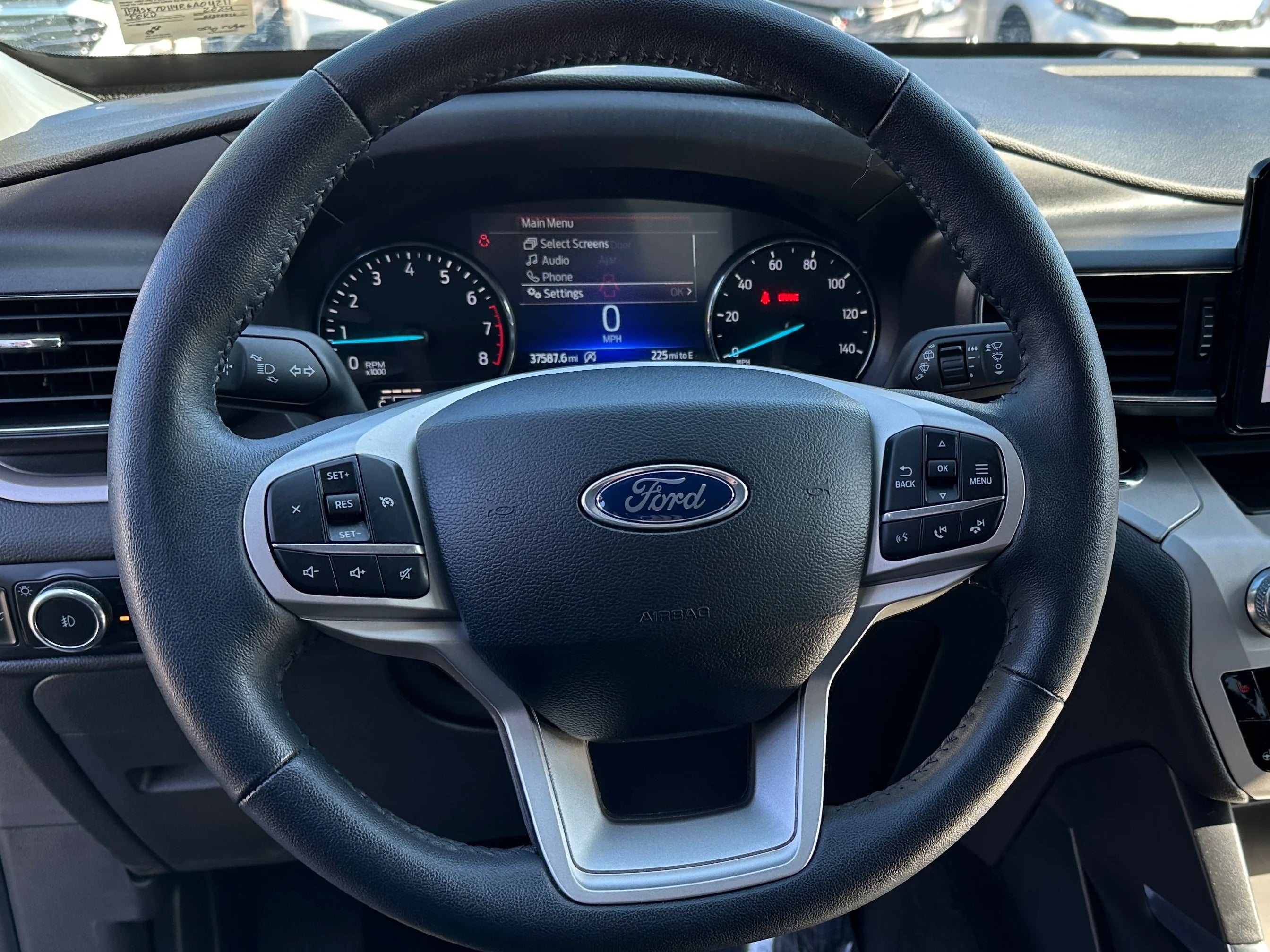 2024 Ford Explorer XLT 4