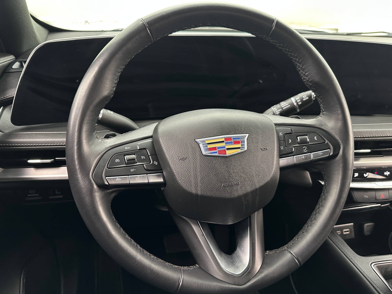 Thumbnail: 2024 Cadillac XT4 - 4