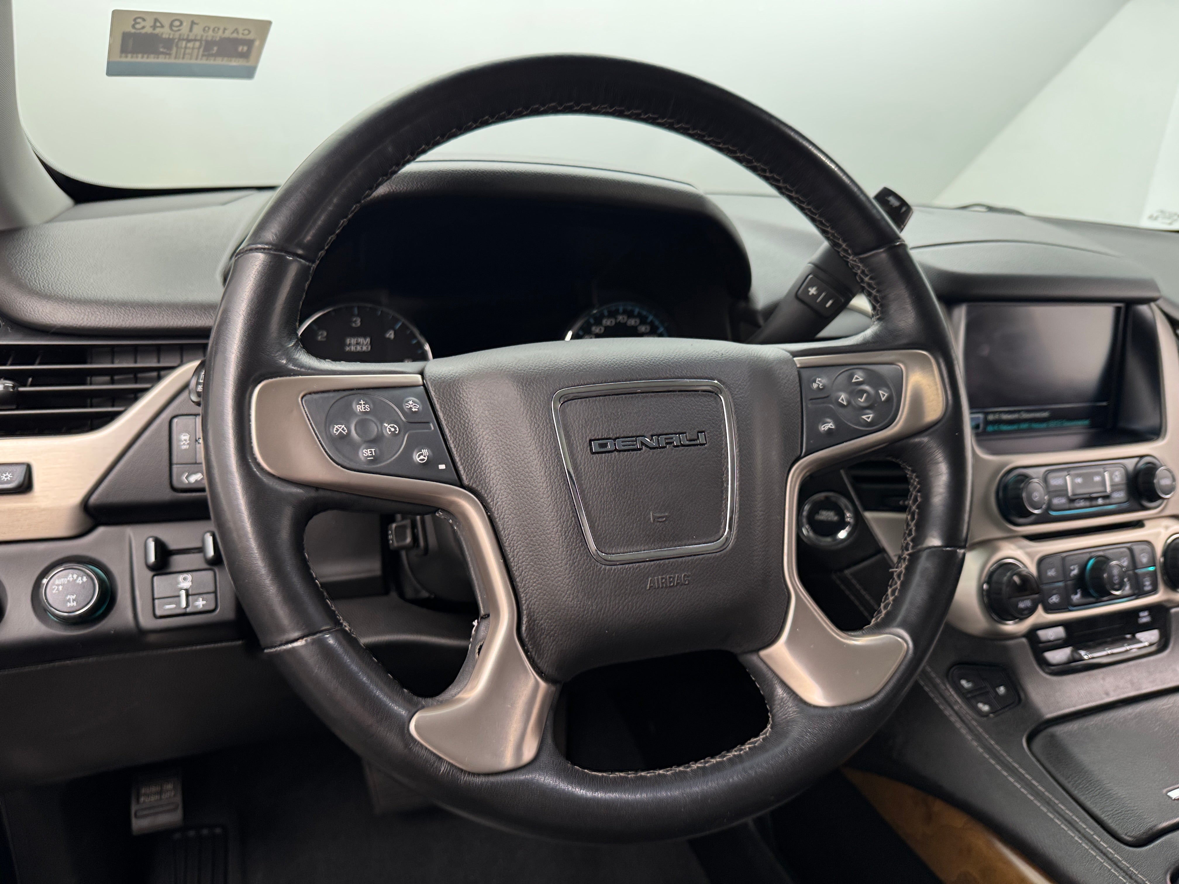 2019 GMC Yukon XL Denali 4