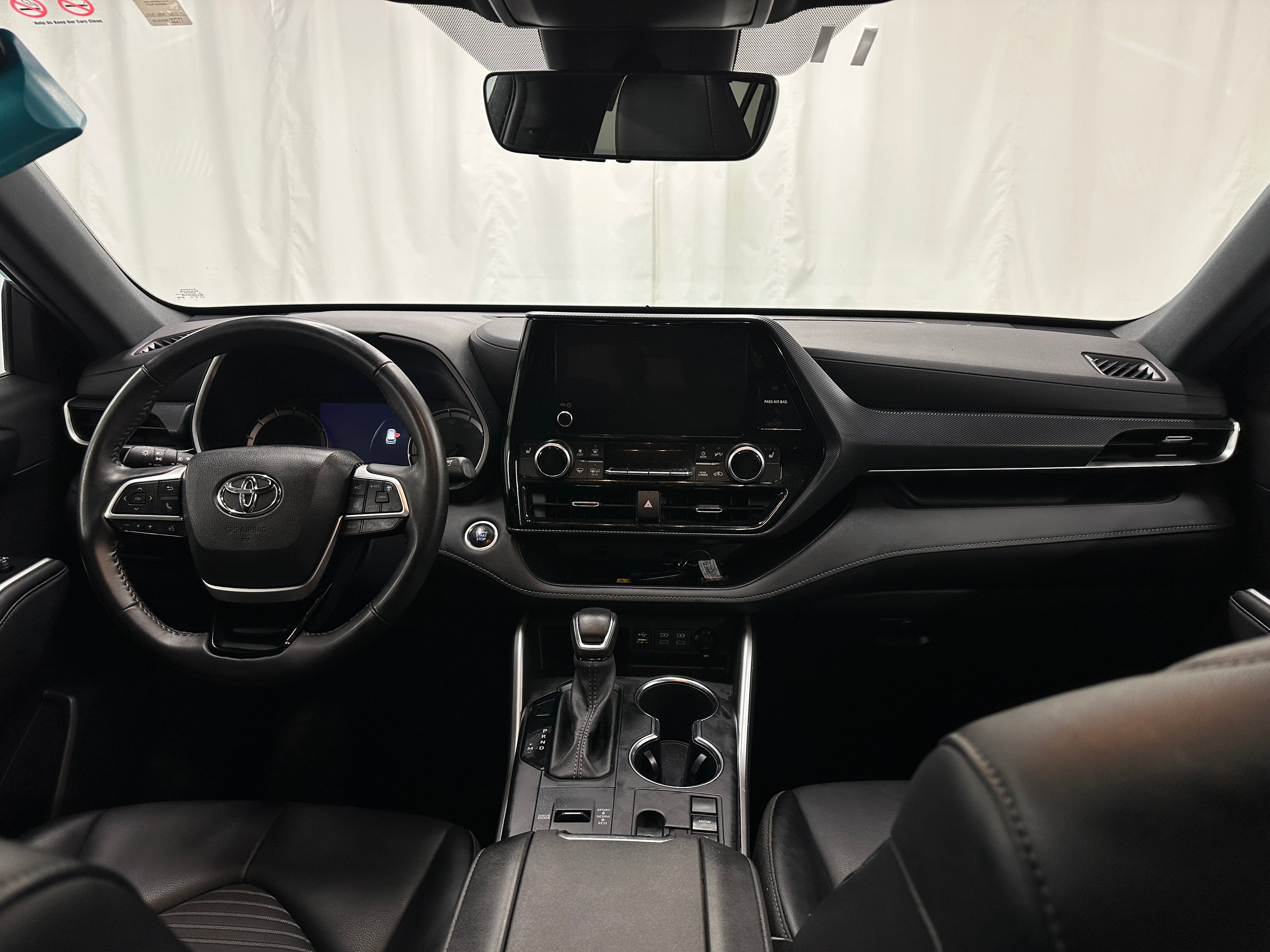 2024 Toyota Highlander XSE 2