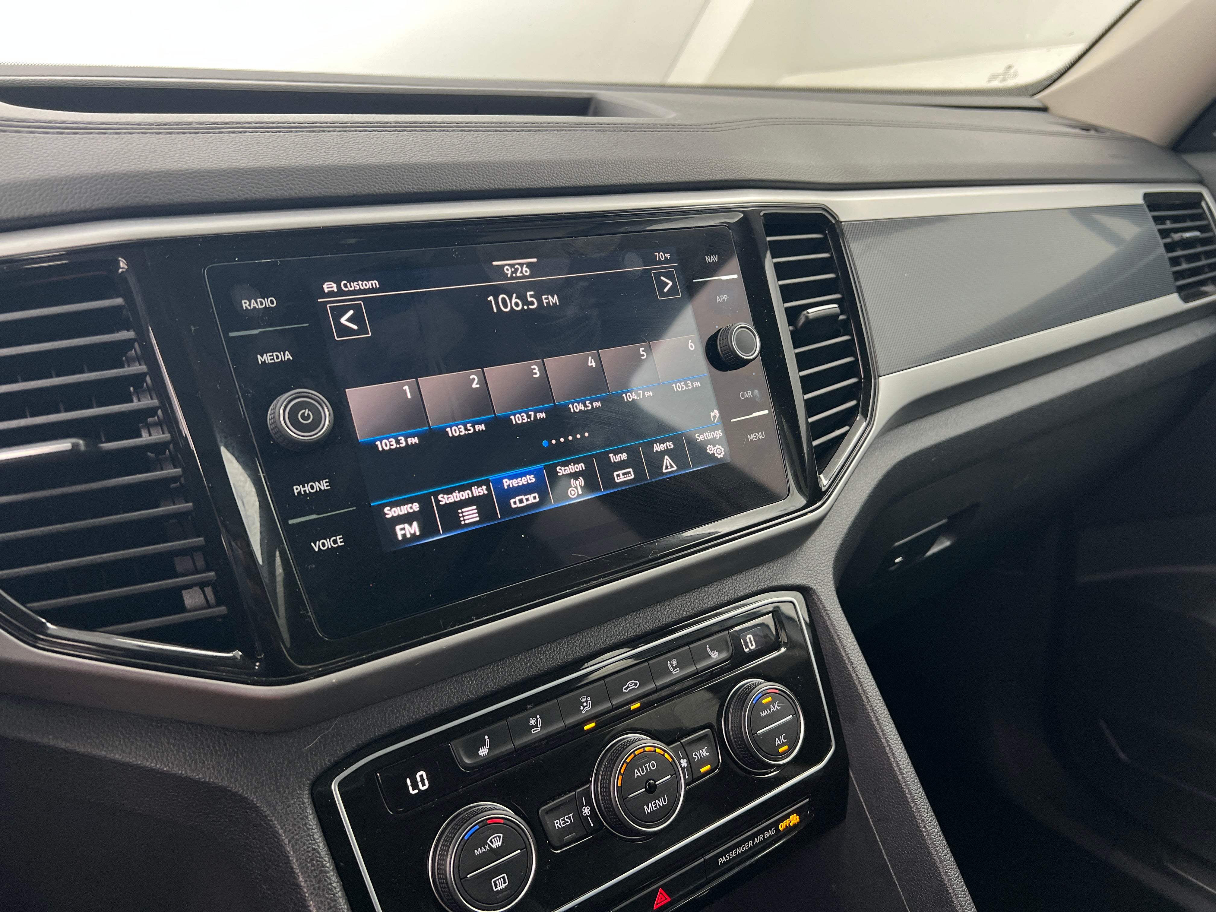 2023 Volkswagen Atlas SEL 3