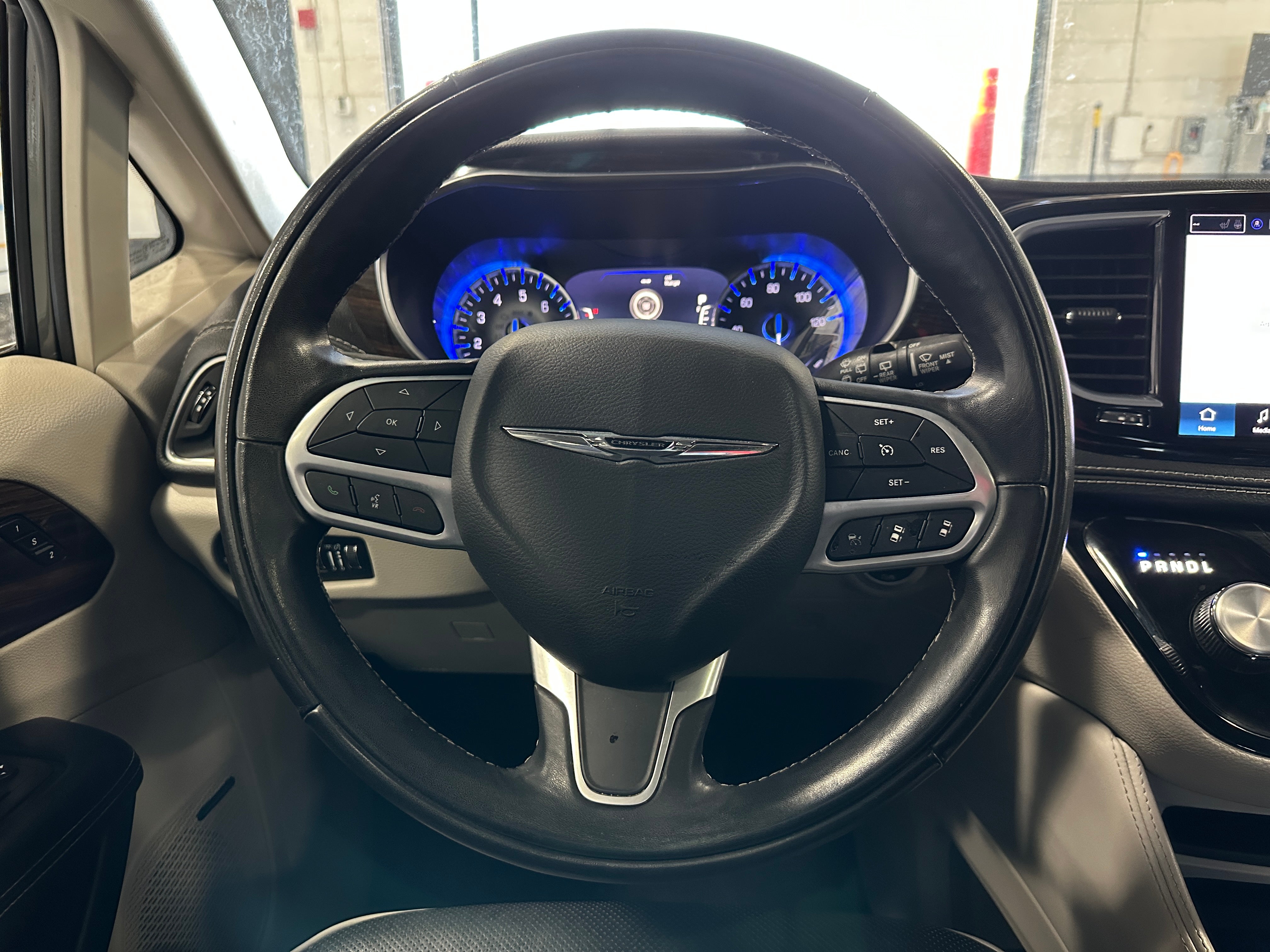 2022 Chrysler Pacifica Limited 4