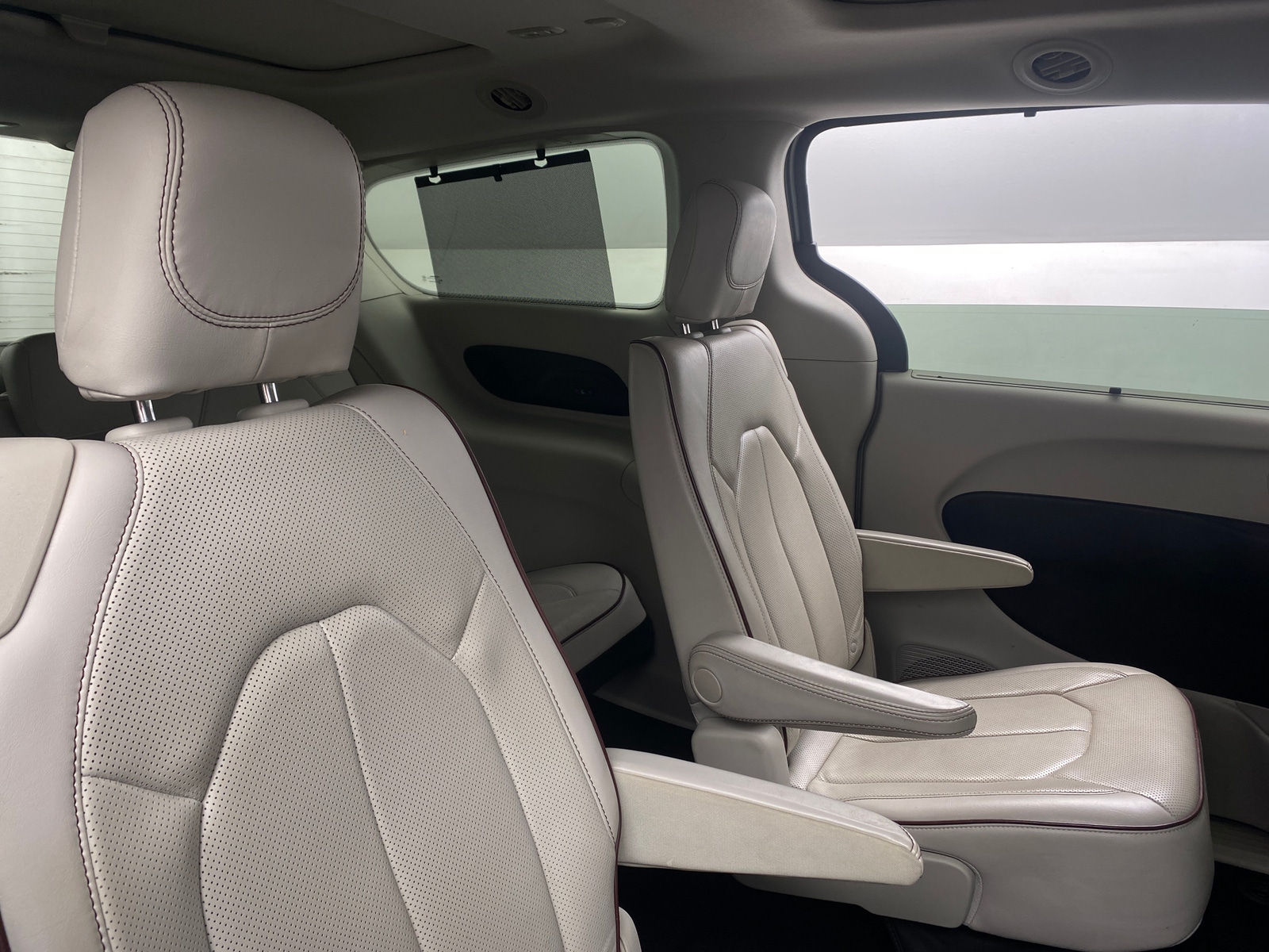 Thumbnail: 2019 Chrysler Pacifica - 5