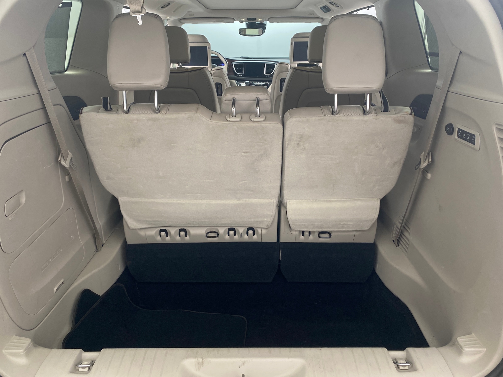 Thumbnail: 2019 Chrysler Pacifica - 6