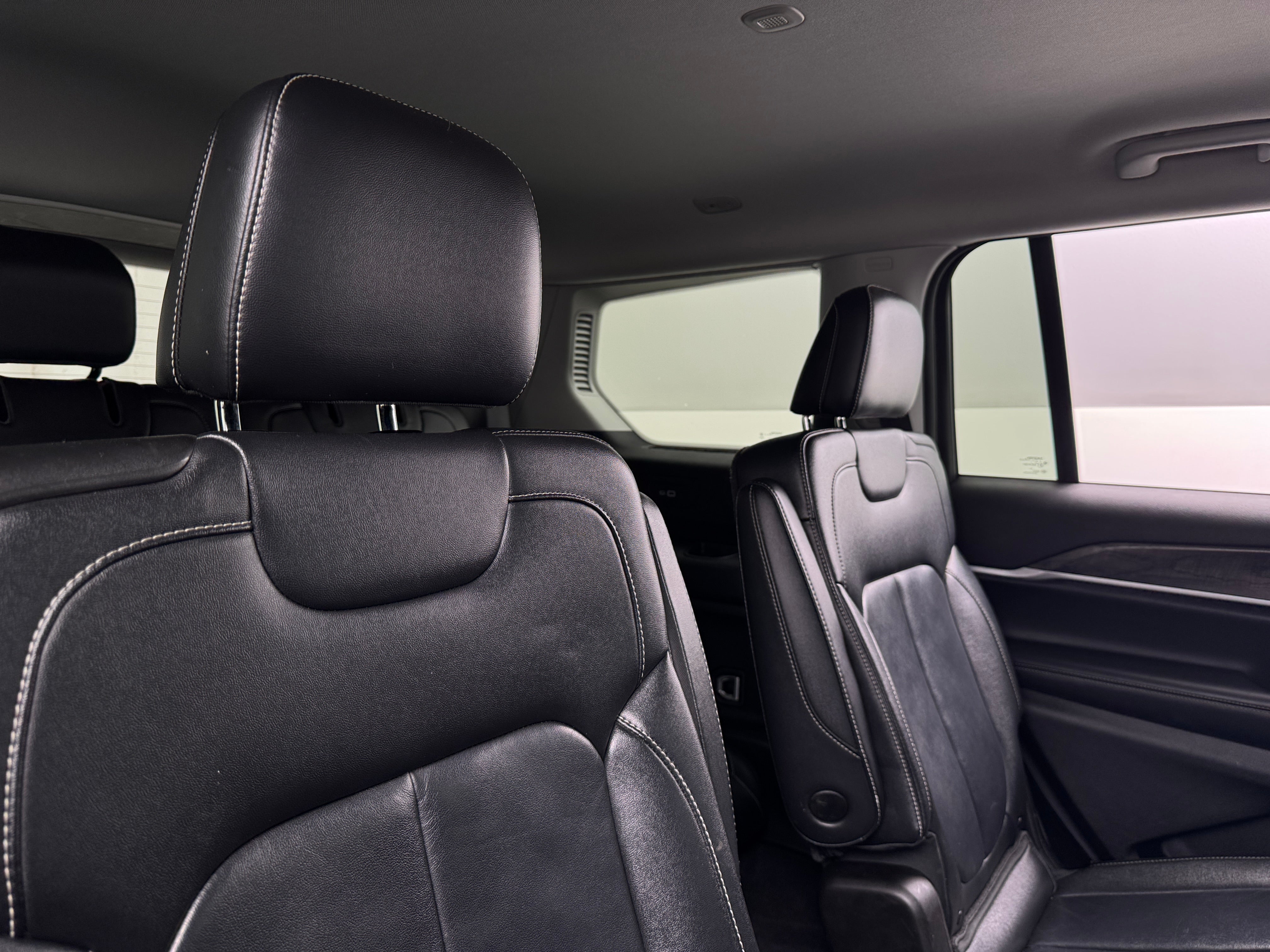 2022 Jeep Grand Cherokee L Limited Edition 5