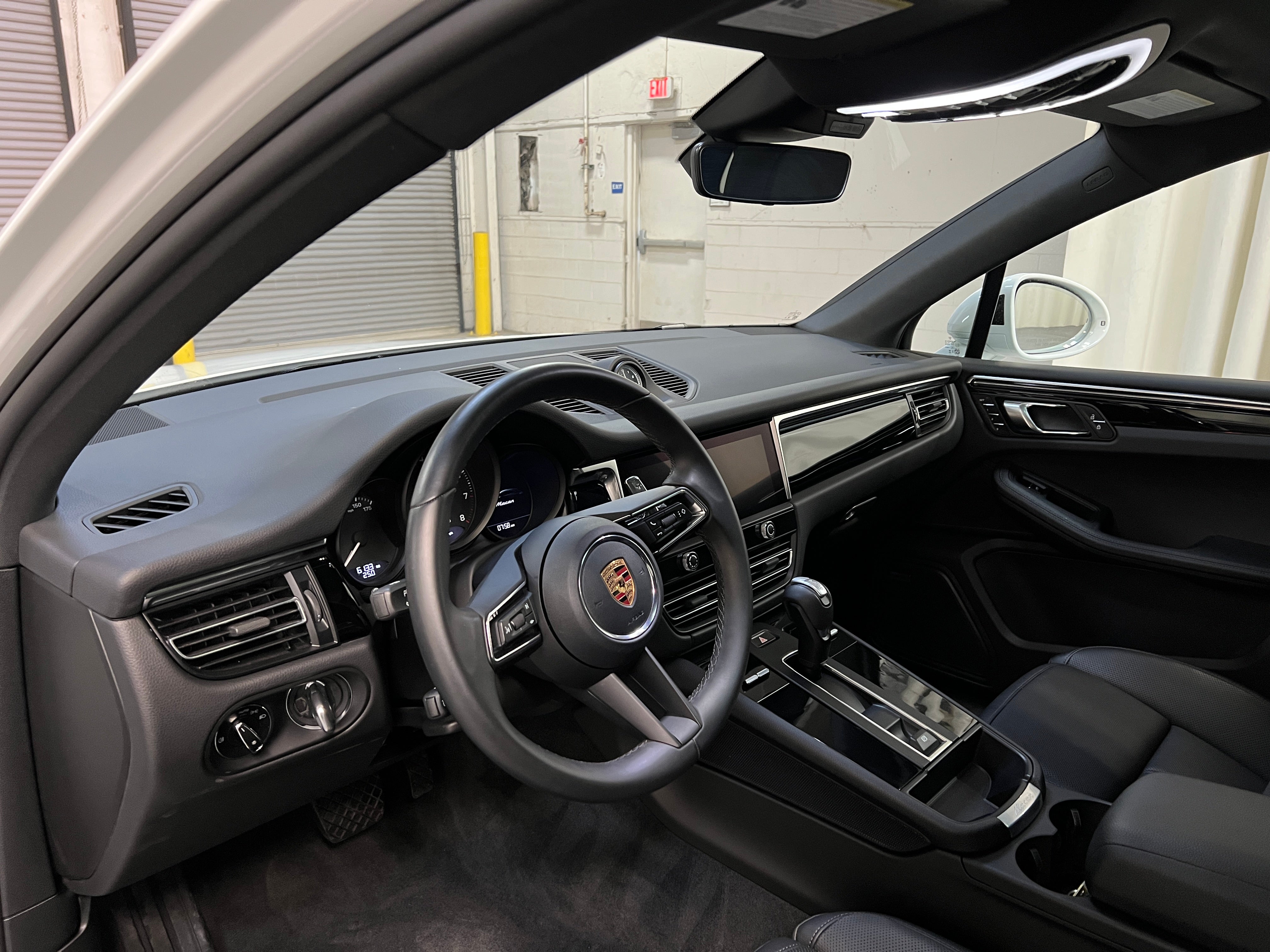 2024 Porsche Macan T 3