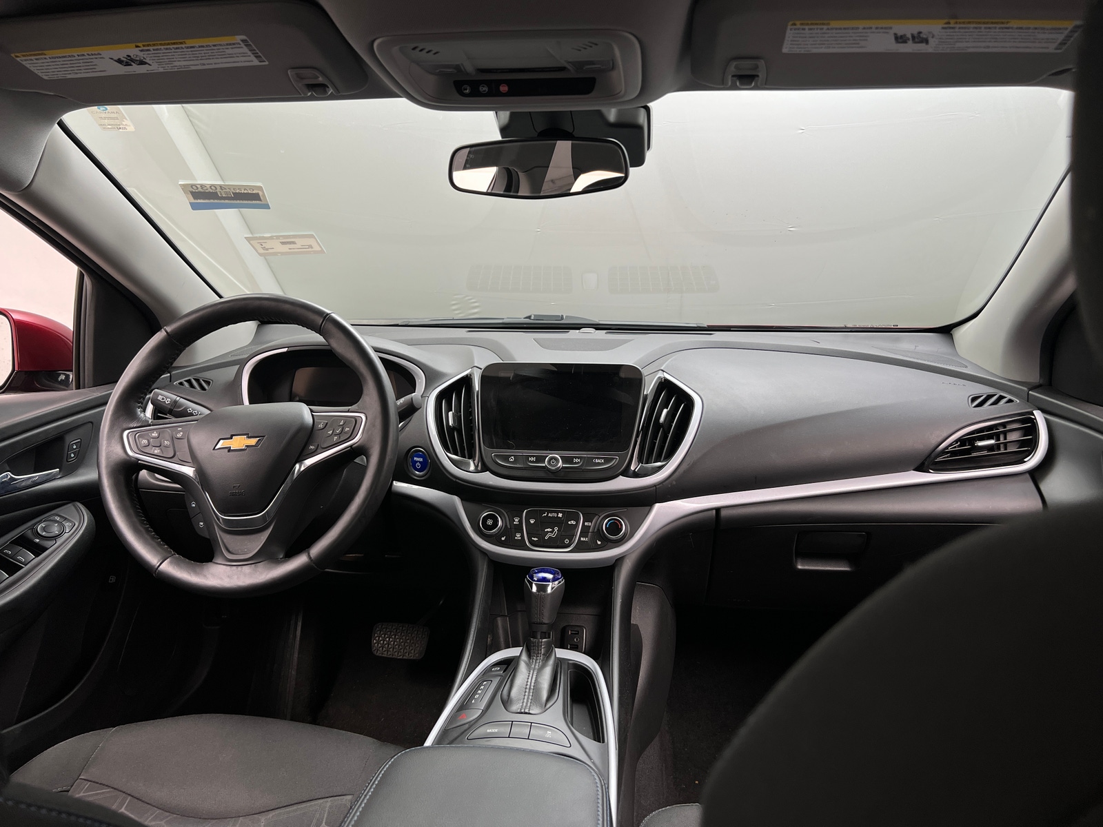 Thumbnail: 2017 Chevrolet Volt - 3