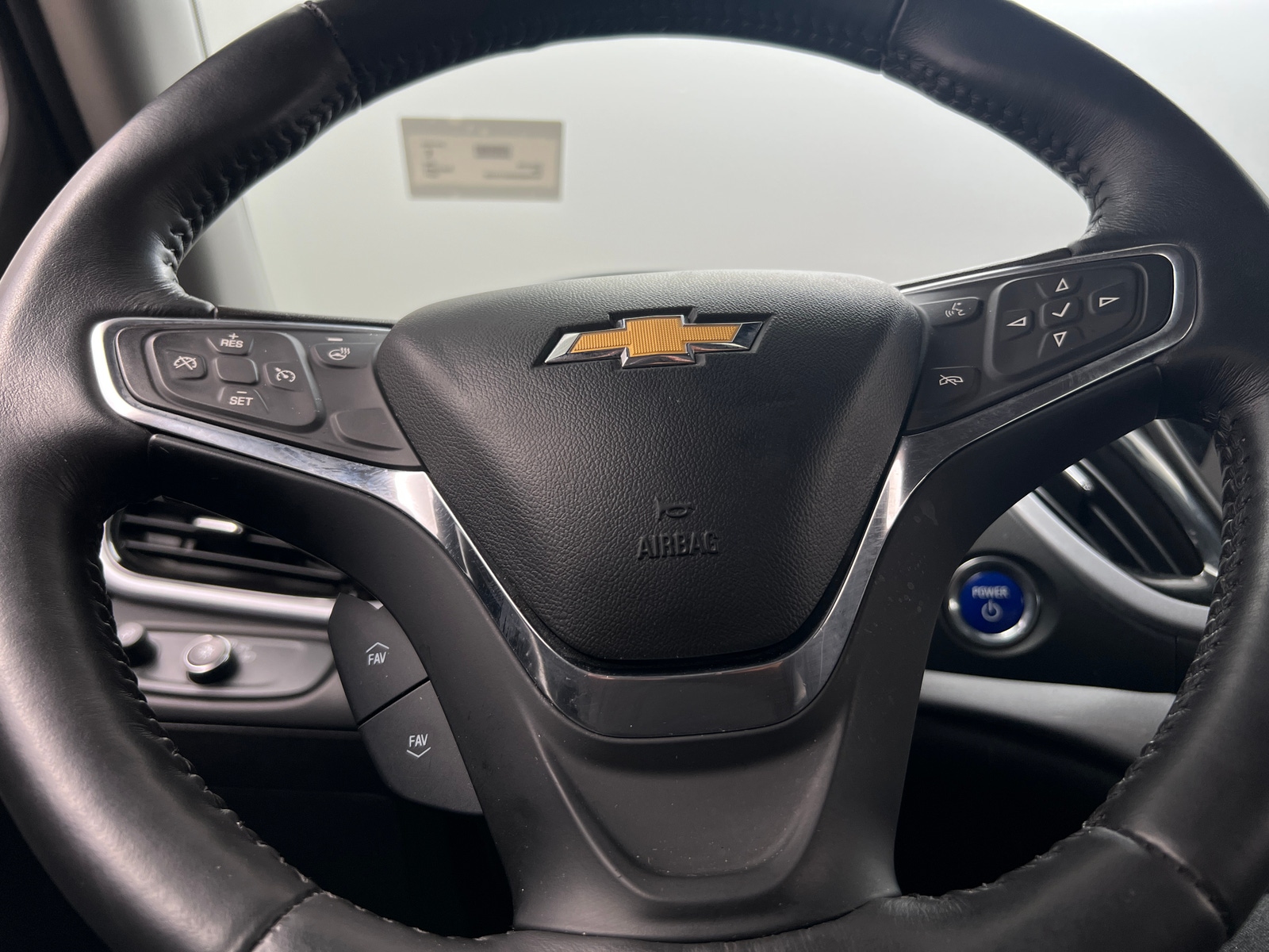Thumbnail: 2017 Chevrolet Volt - 5