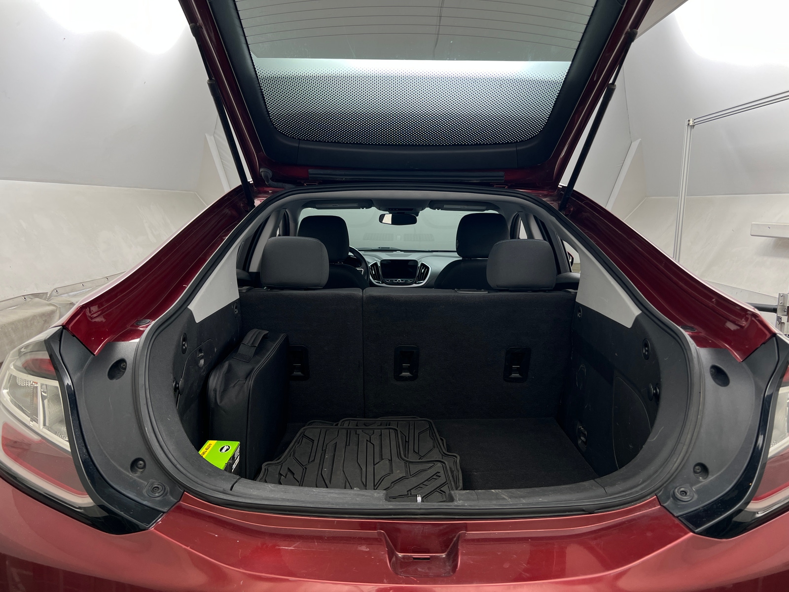 Thumbnail: 2017 Chevrolet Volt - 7