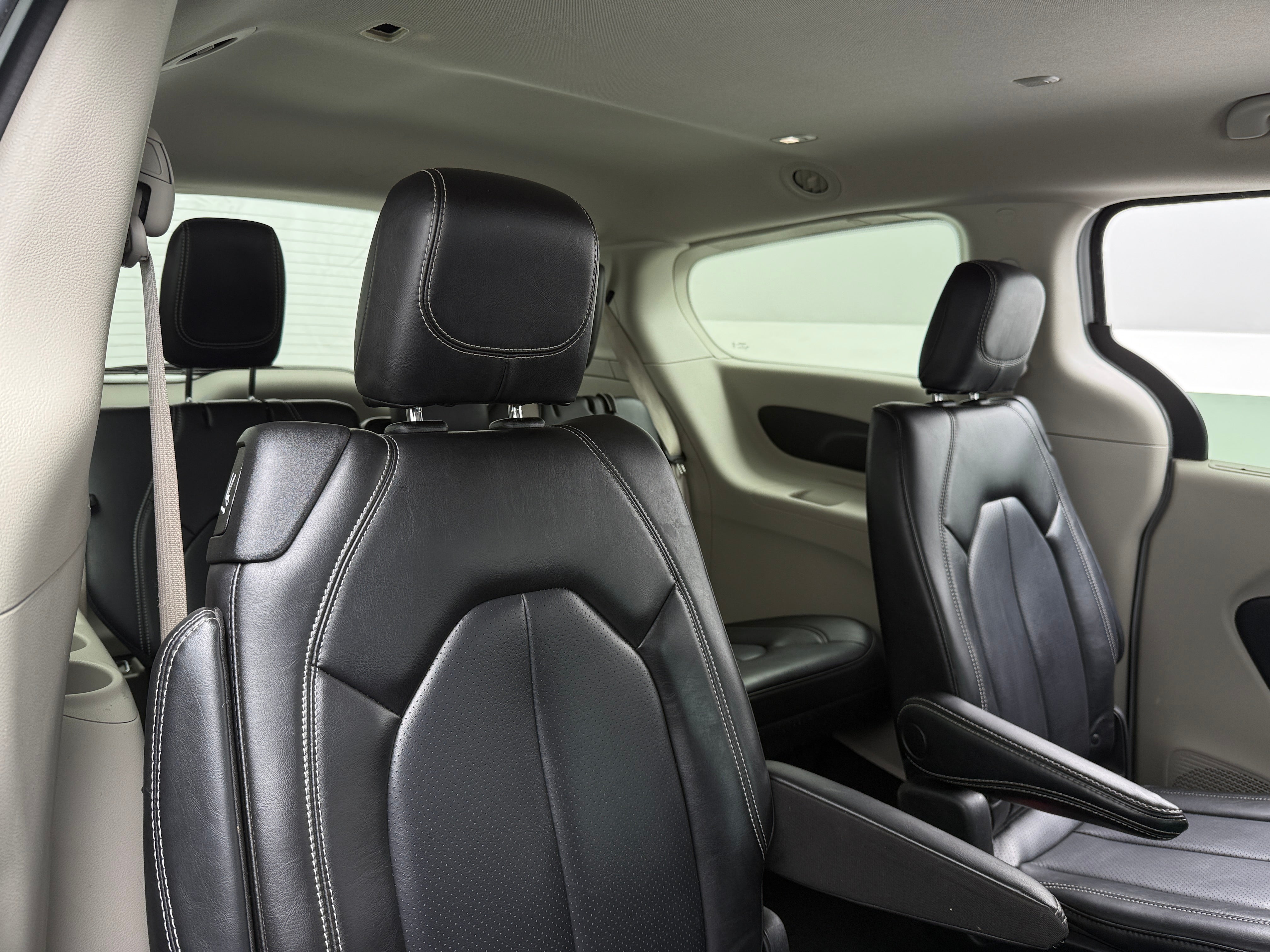 2023 Chrysler Pacifica Touring L 5