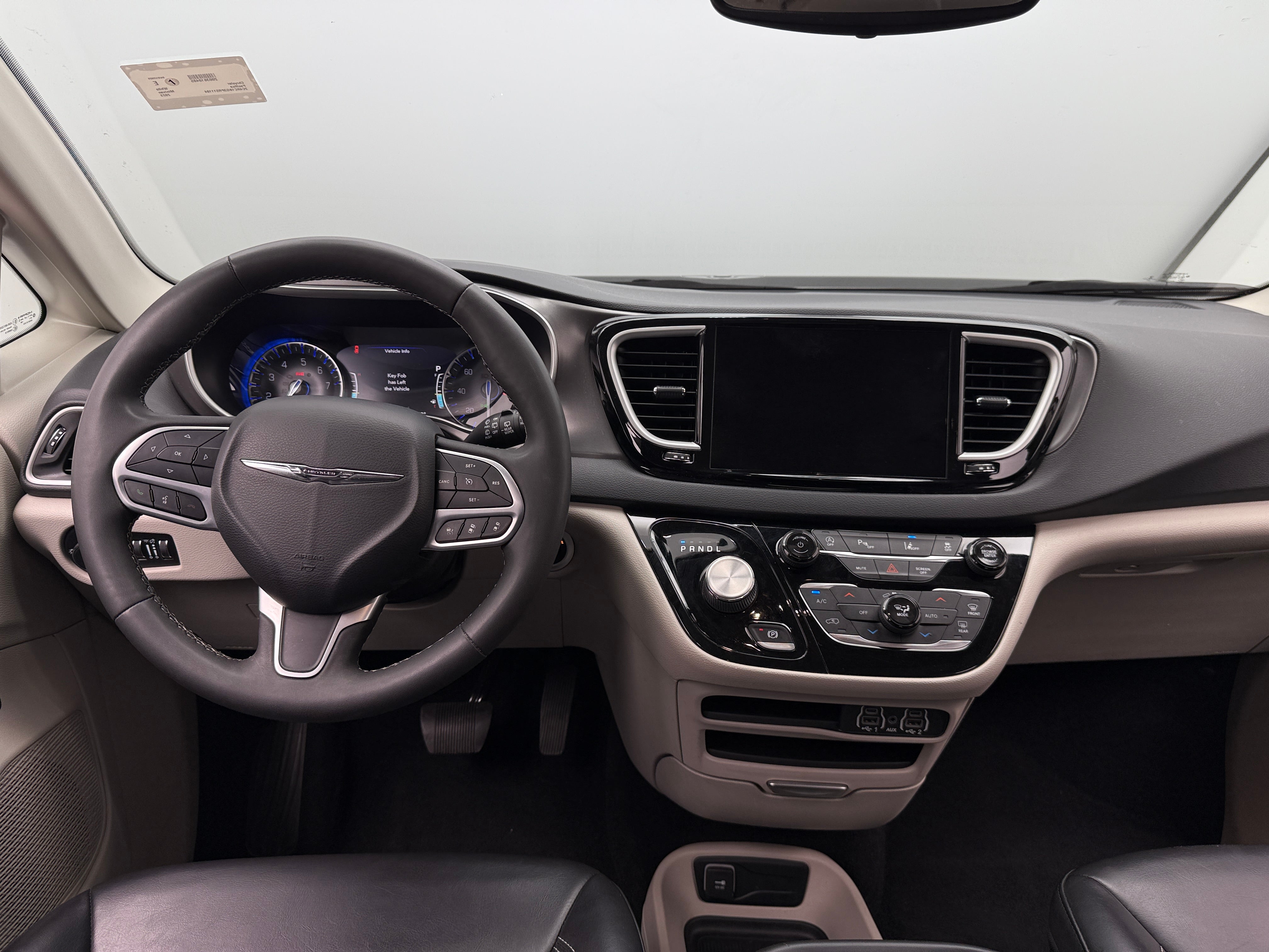 2023 Chrysler Pacifica Touring L 2