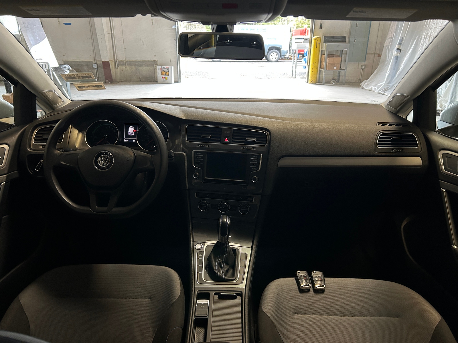 Thumbnail: 2016 Volkswagen e-Golf - 3