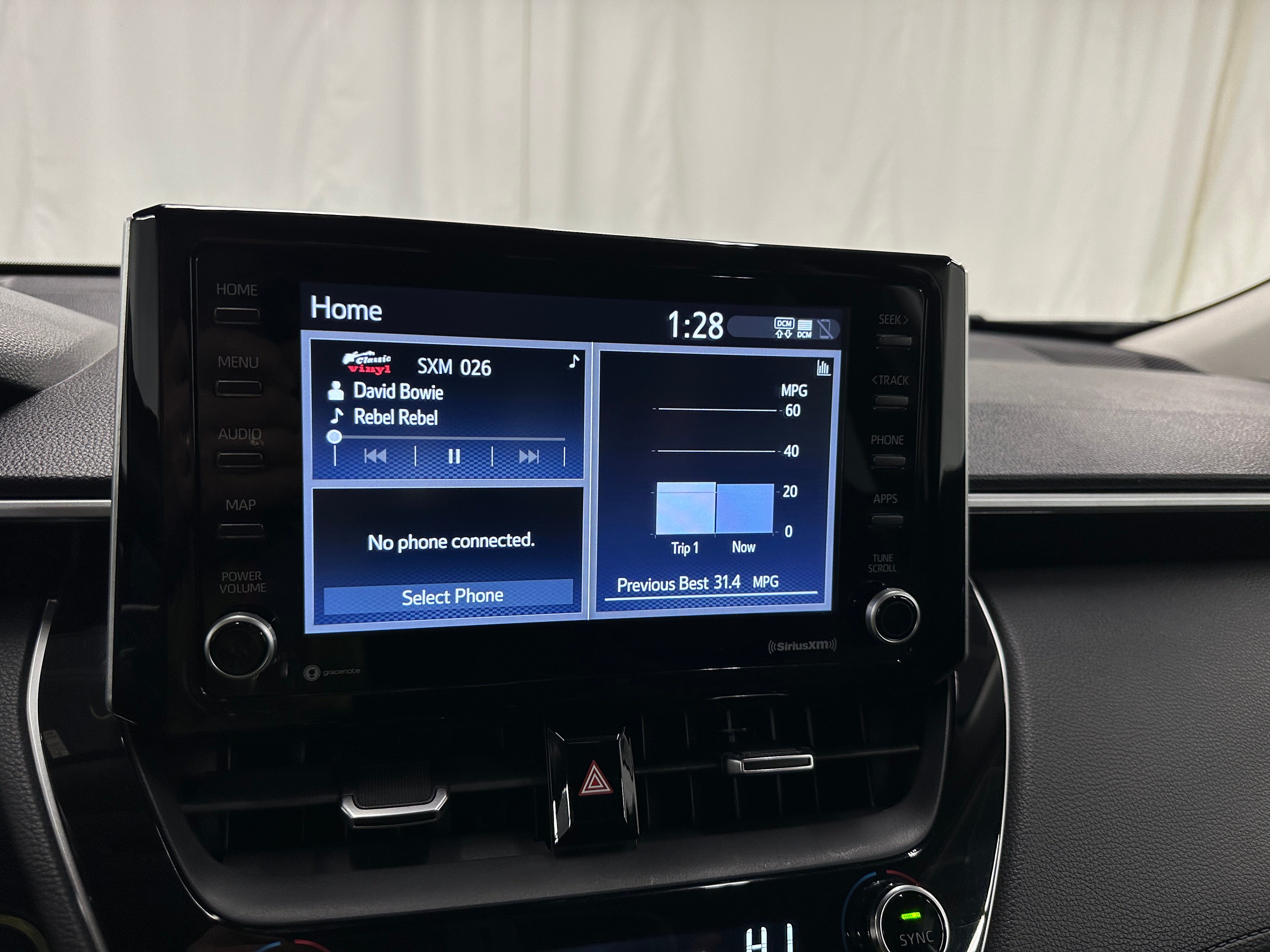 2022 Toyota Corolla Cross XLE 3