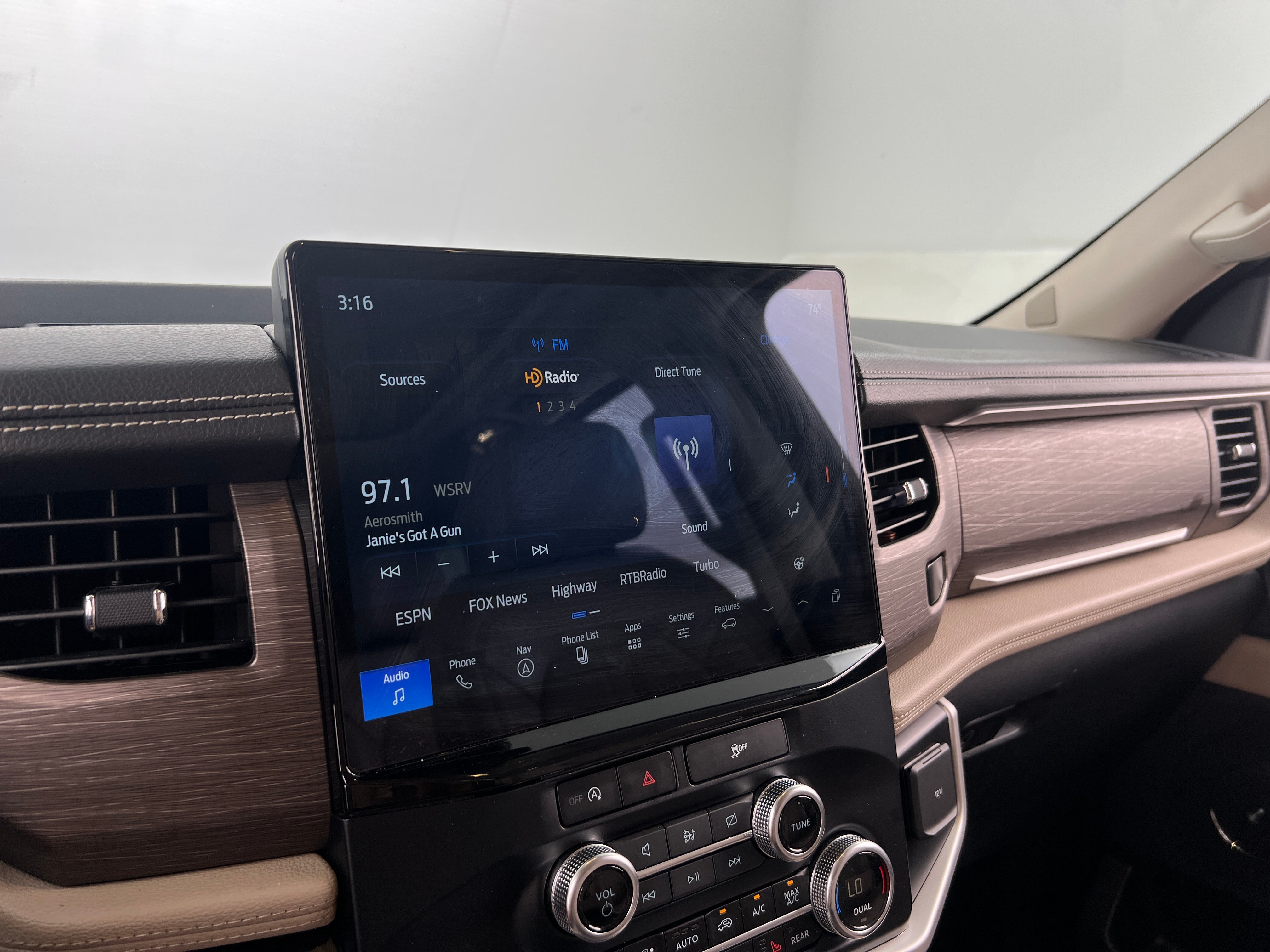 2024 Ford Expedition Limited 3