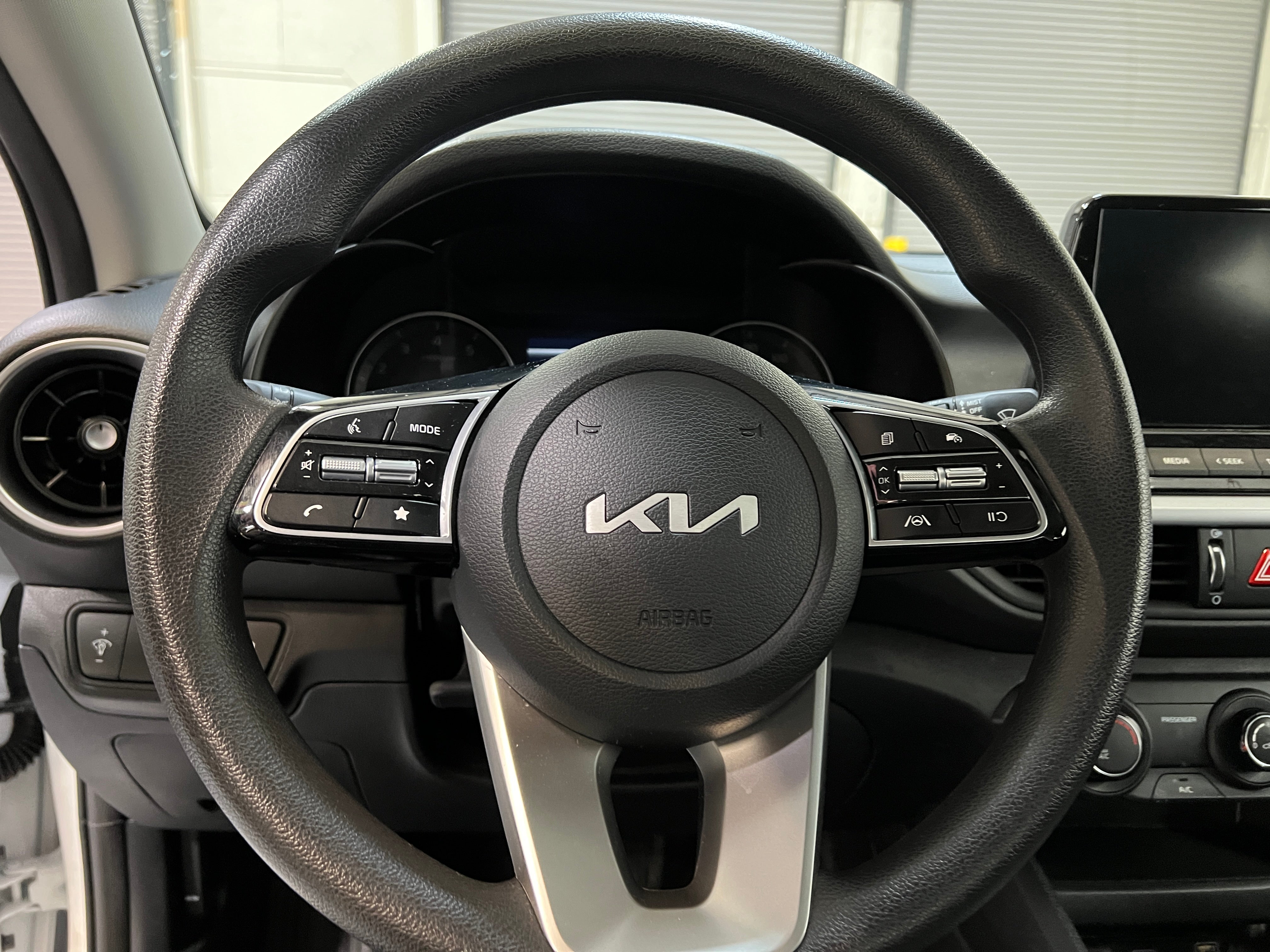 2024 Kia Forte LXS 5