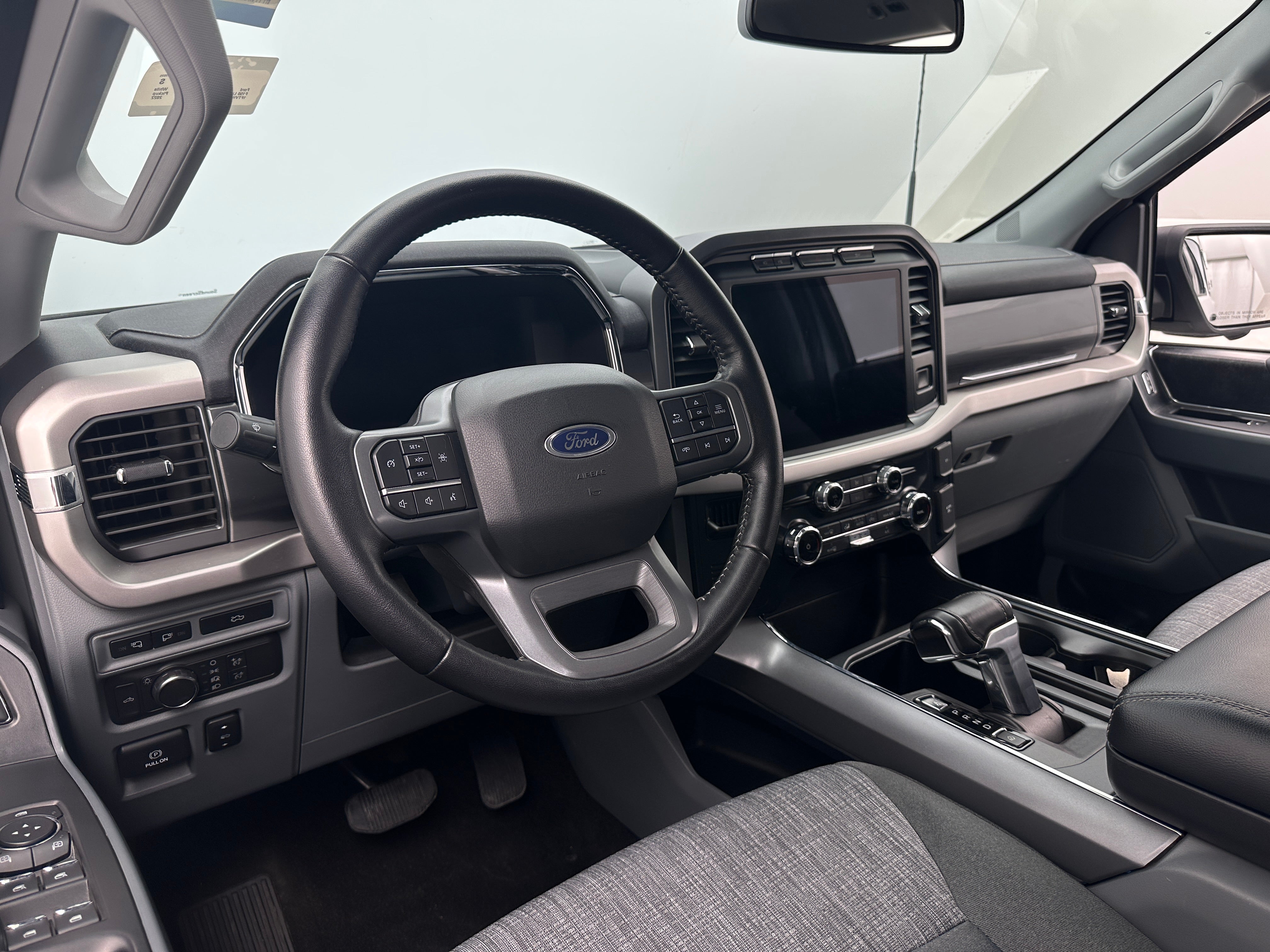 2022 Ford F-150 Lightning XLT 3